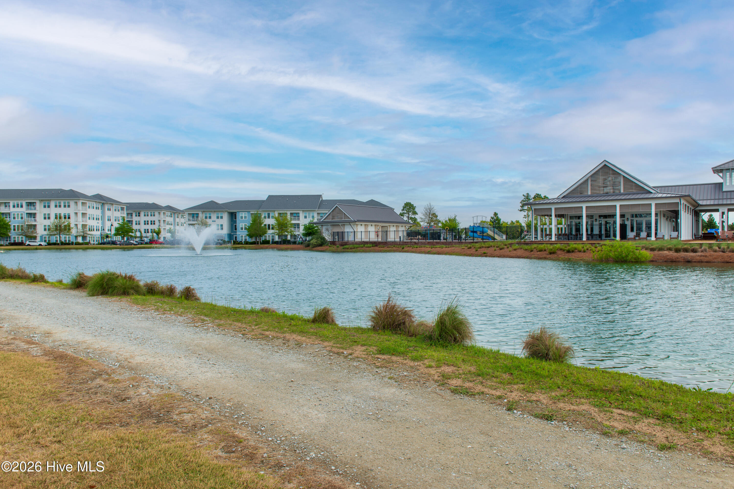 100568036 | Photo 74