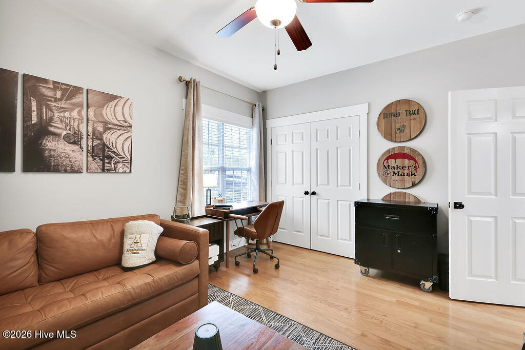 100549574 | Photo 16