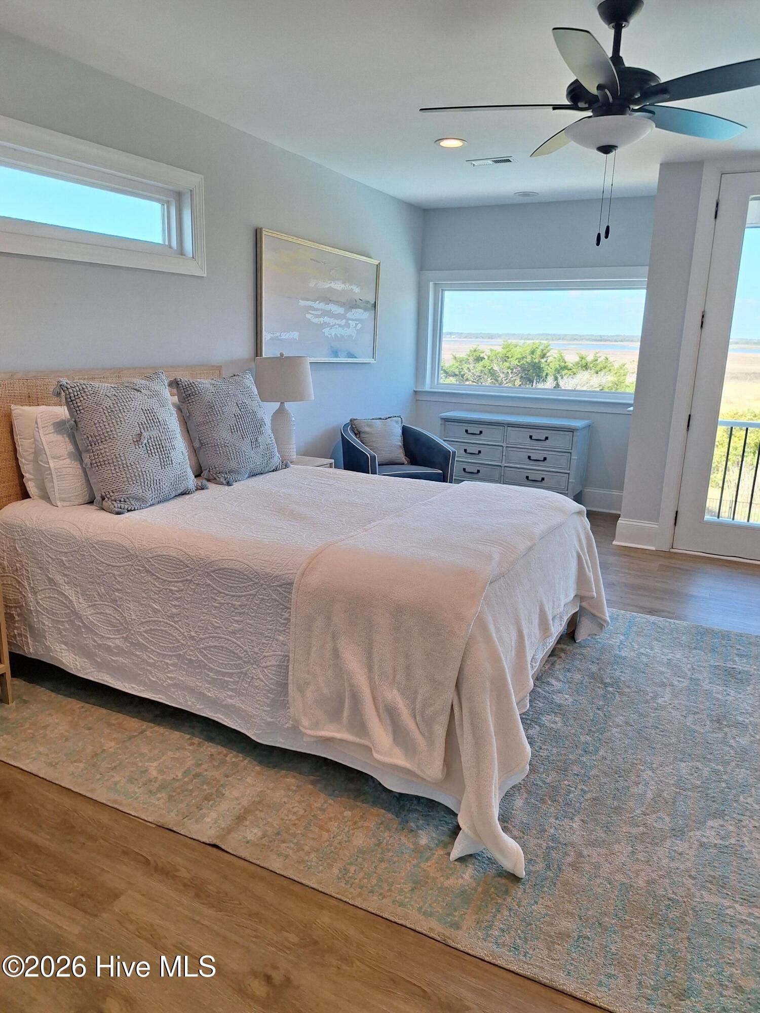 100565037 | Photo 11