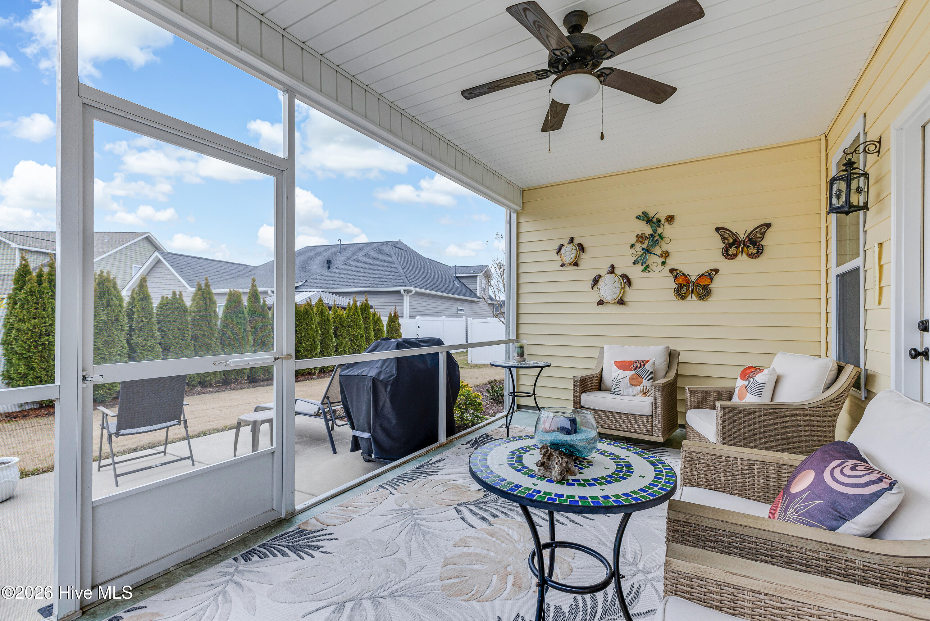 100557932 | Photo 21