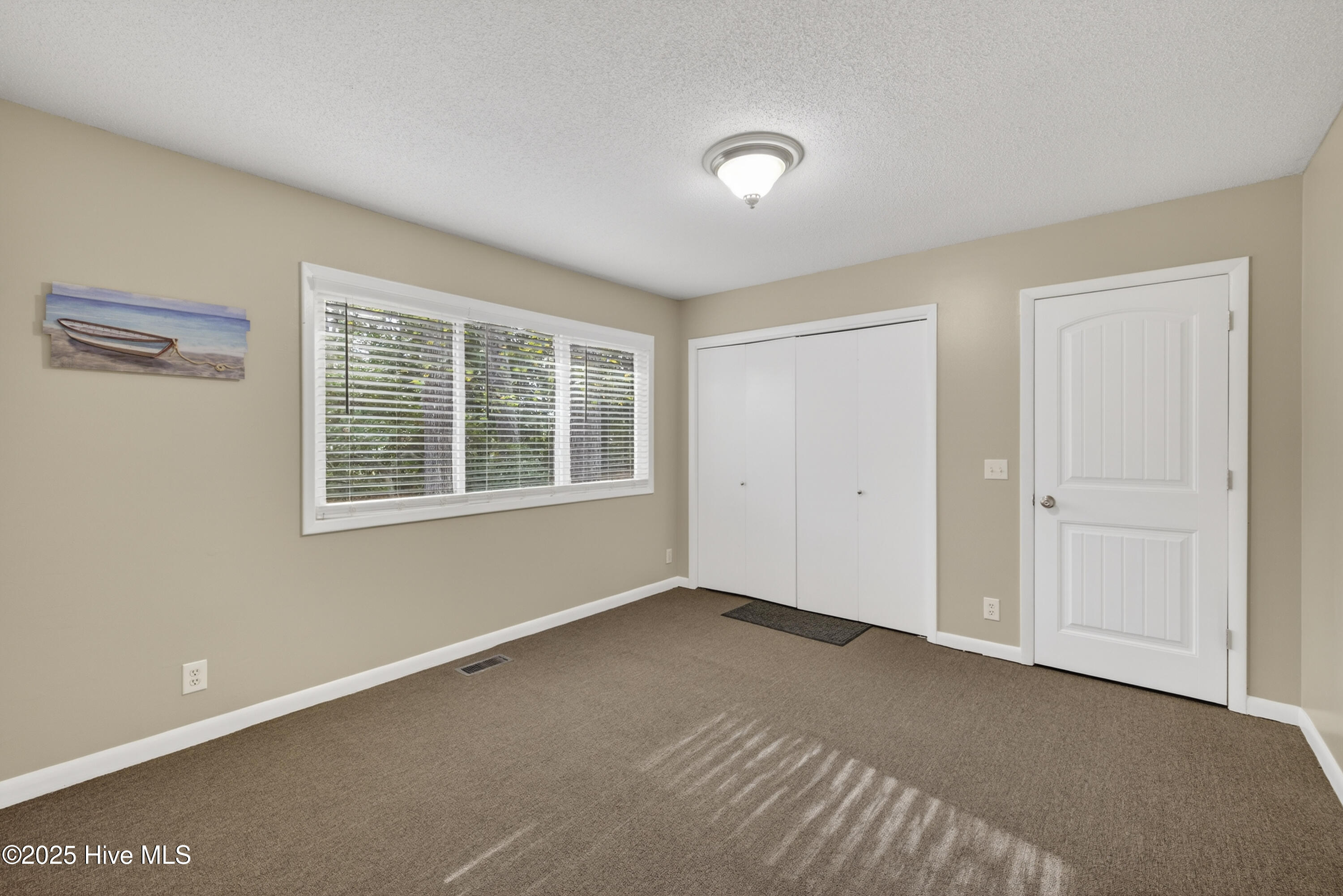 100543749 | Photo 30