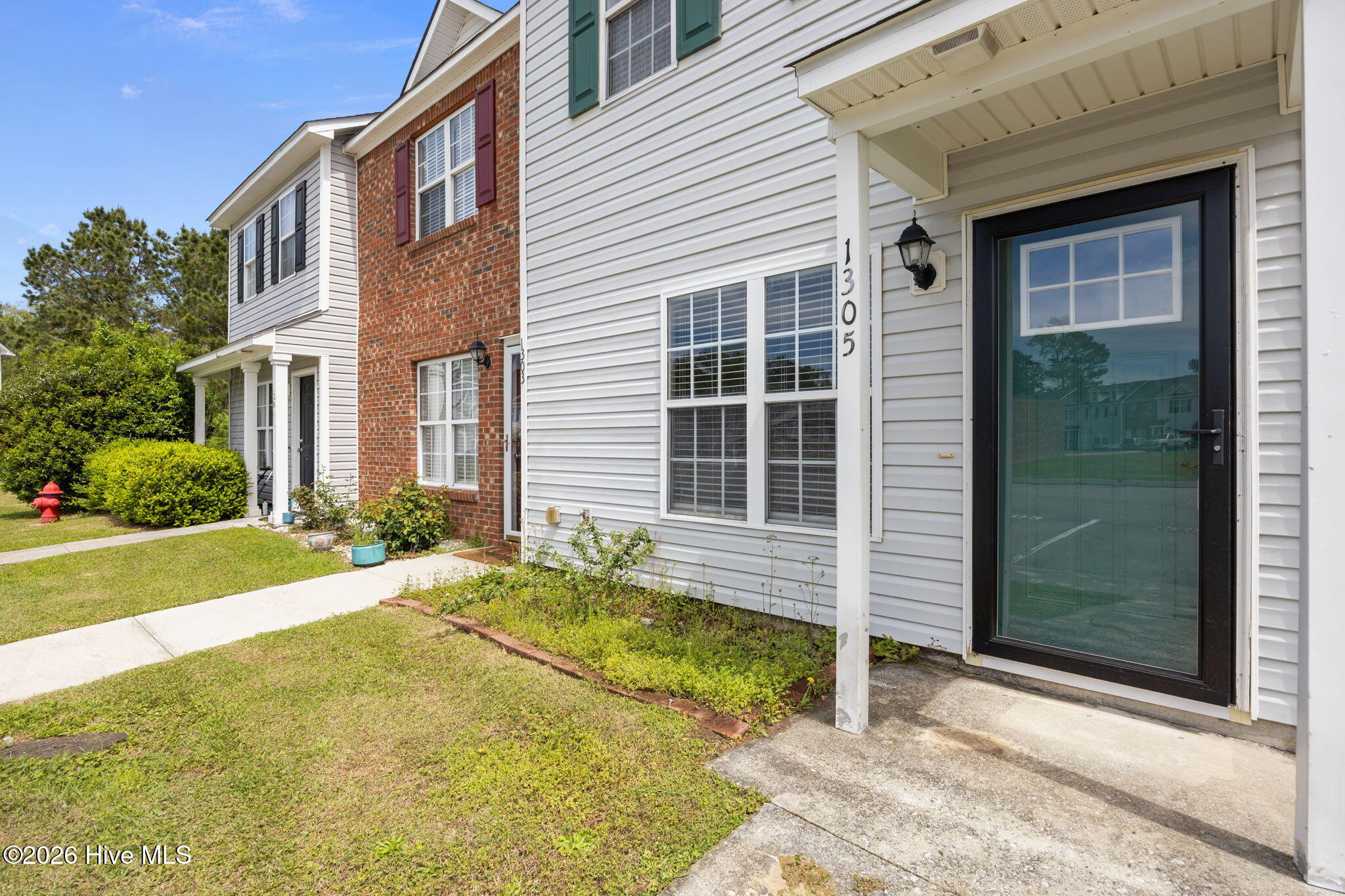 100565275 | Photo 36