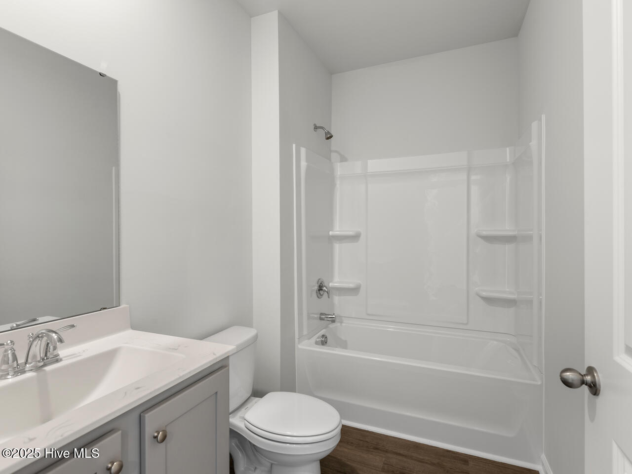 100515023 | Photo 24