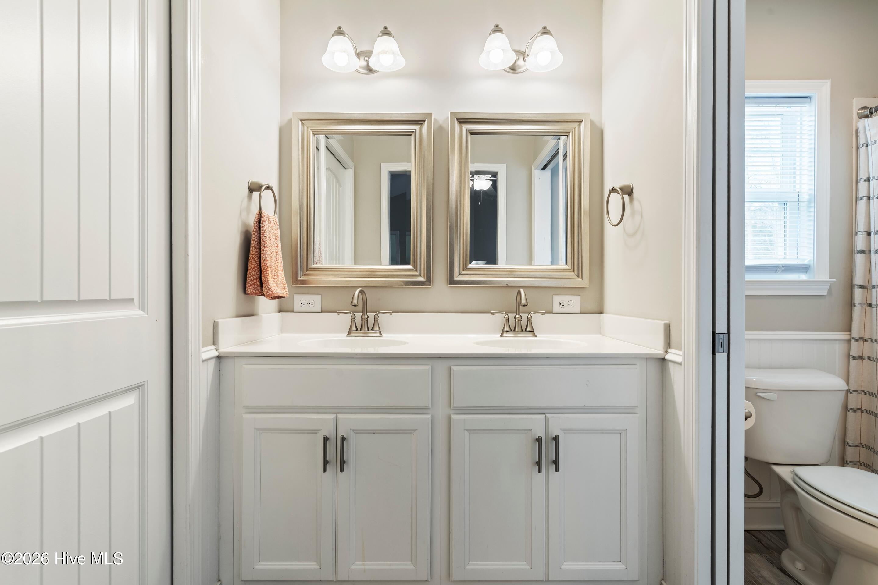 100549435 | Photo 26