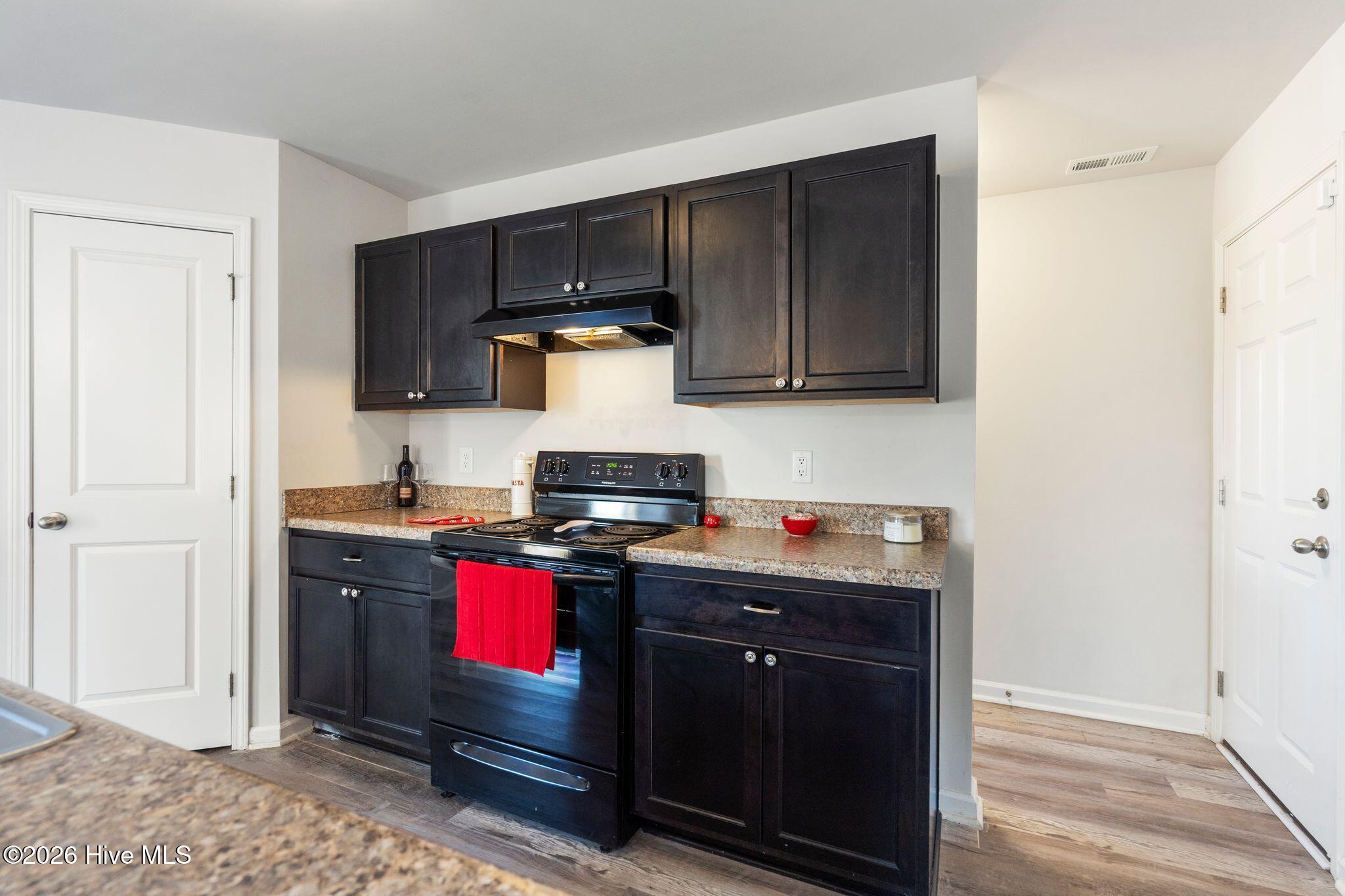 100553399 | Photo 19