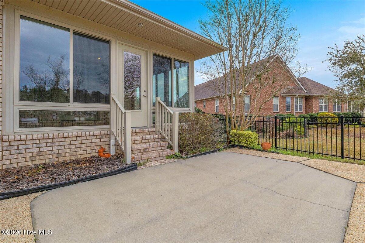 100559889 | Photo 49