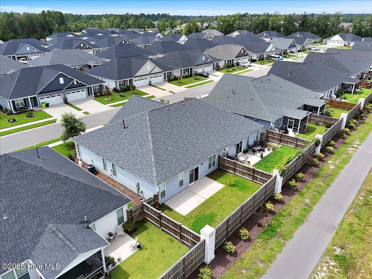 100527070 | Photo 27