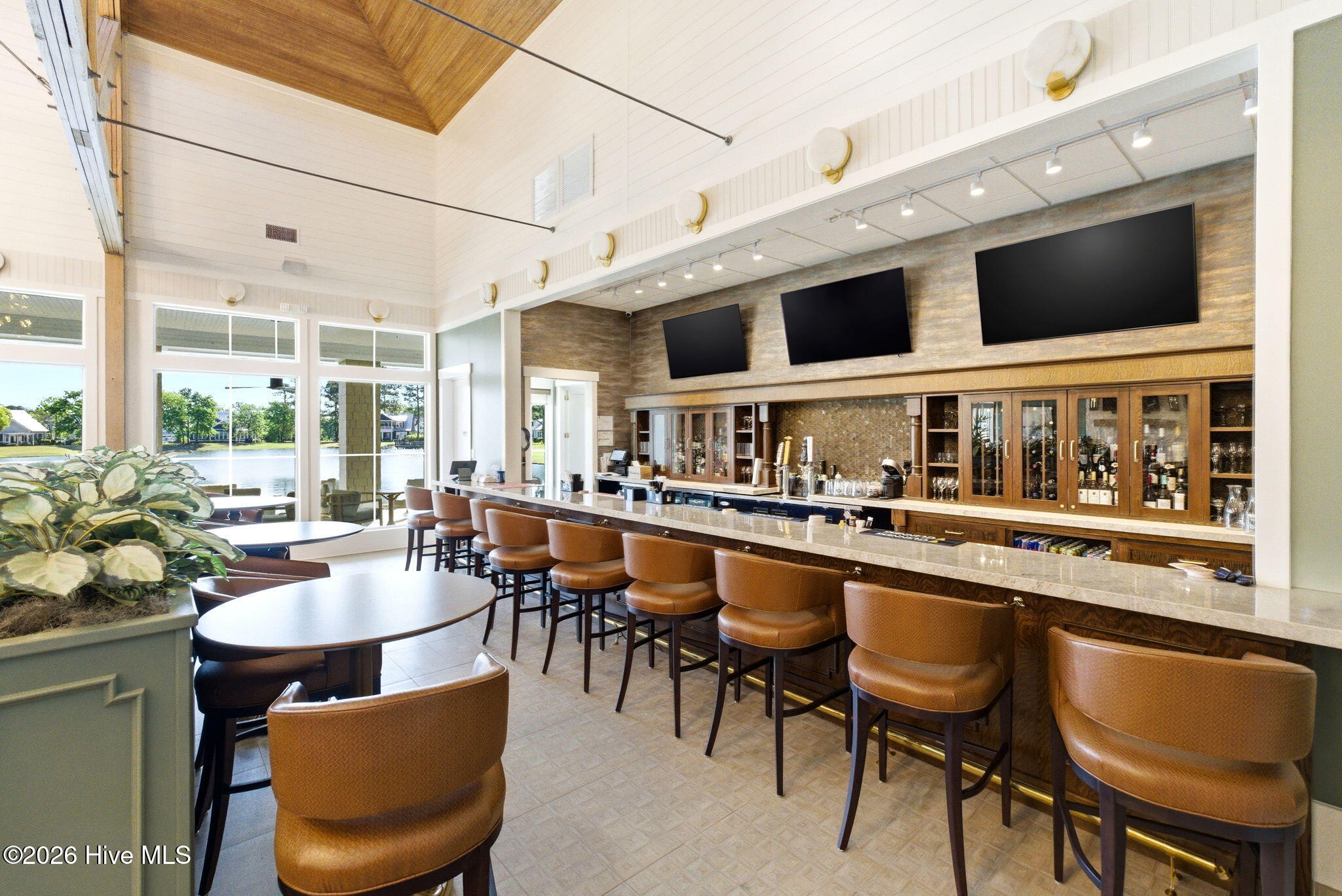 100566822 | Photo 68