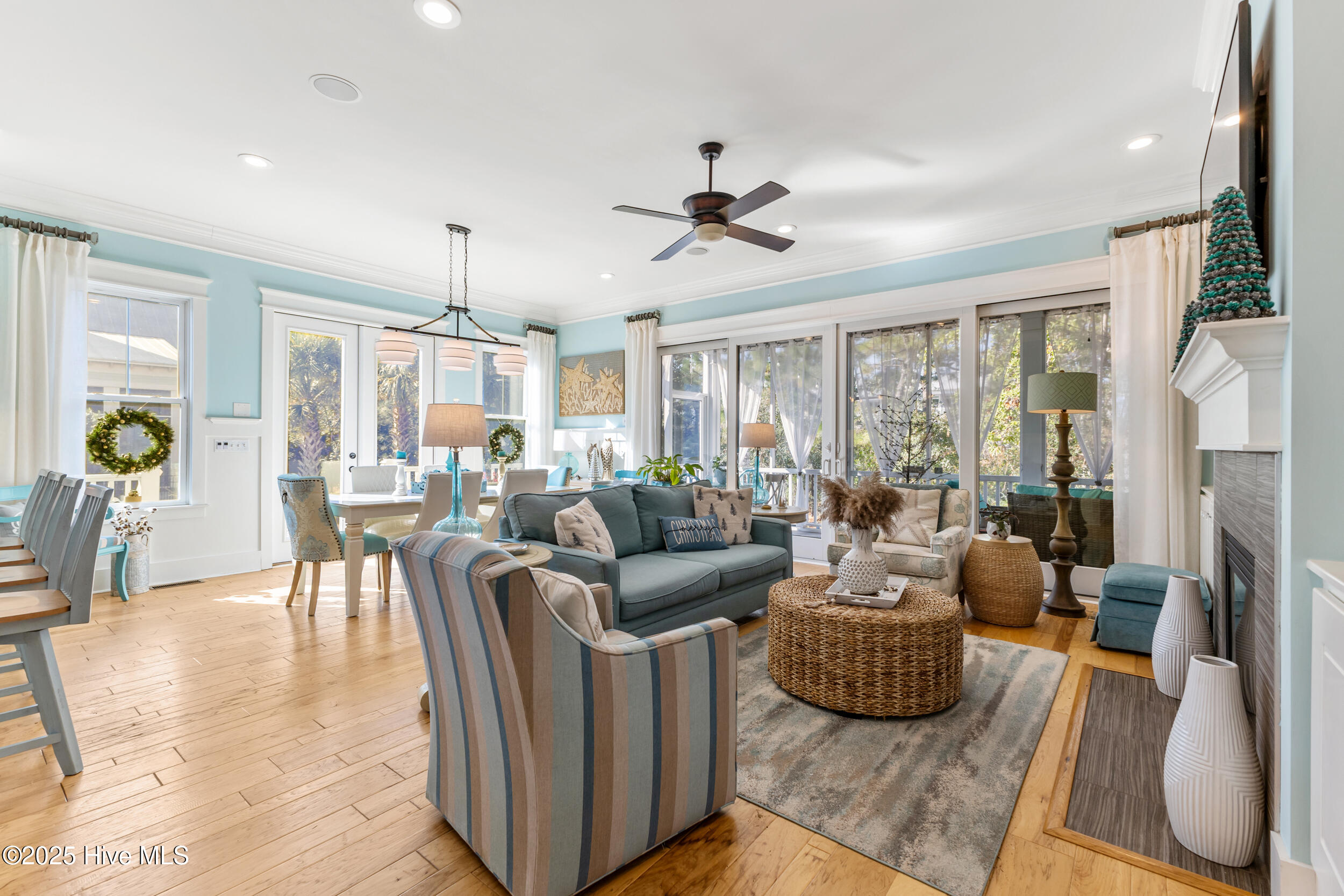 100543179 | Photo 11