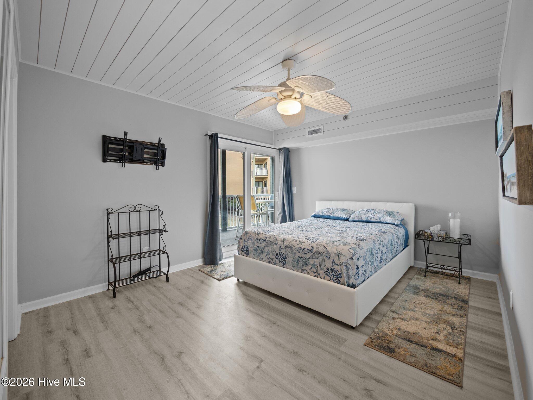 100548532 | Photo 17