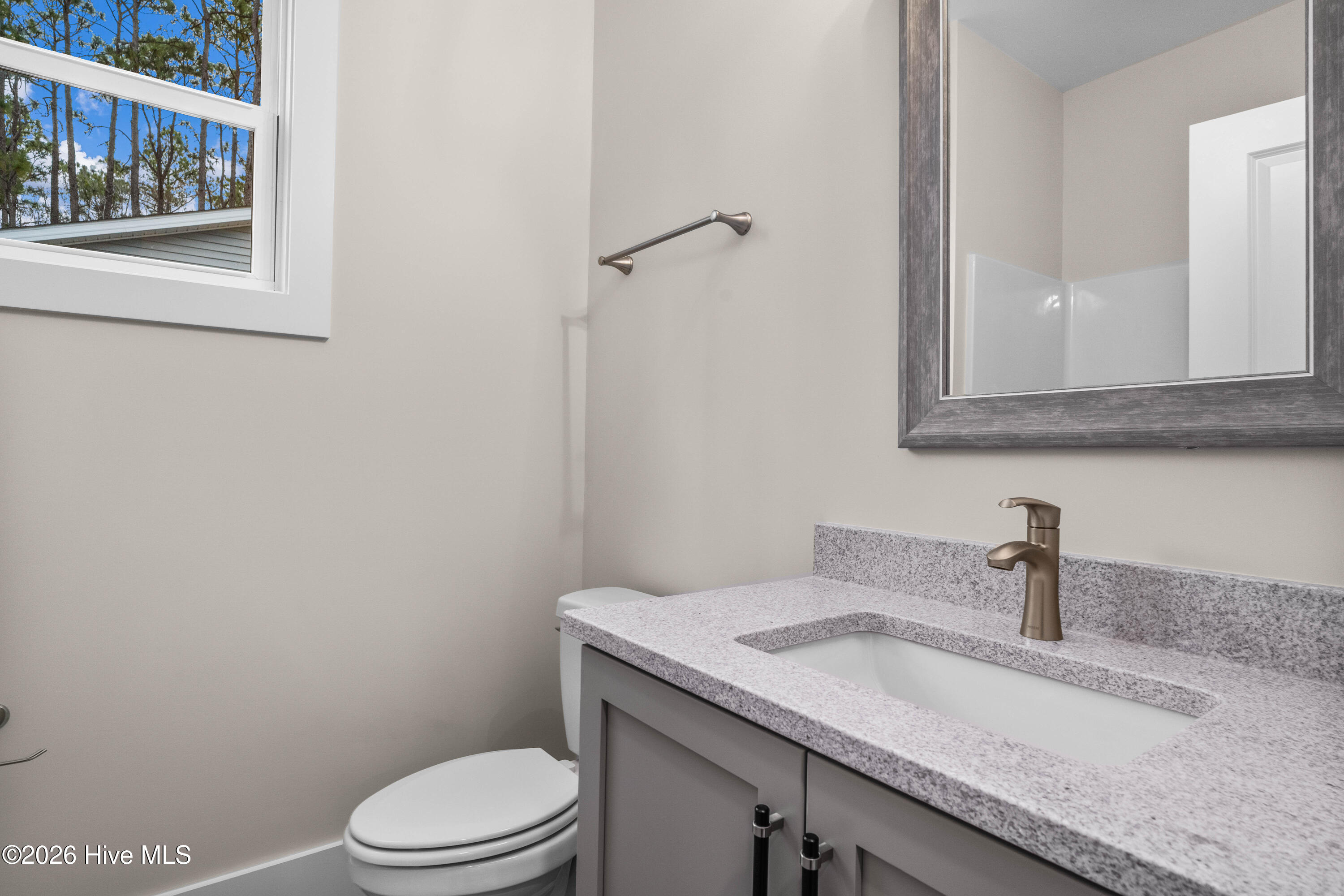 100523338 | Photo 21