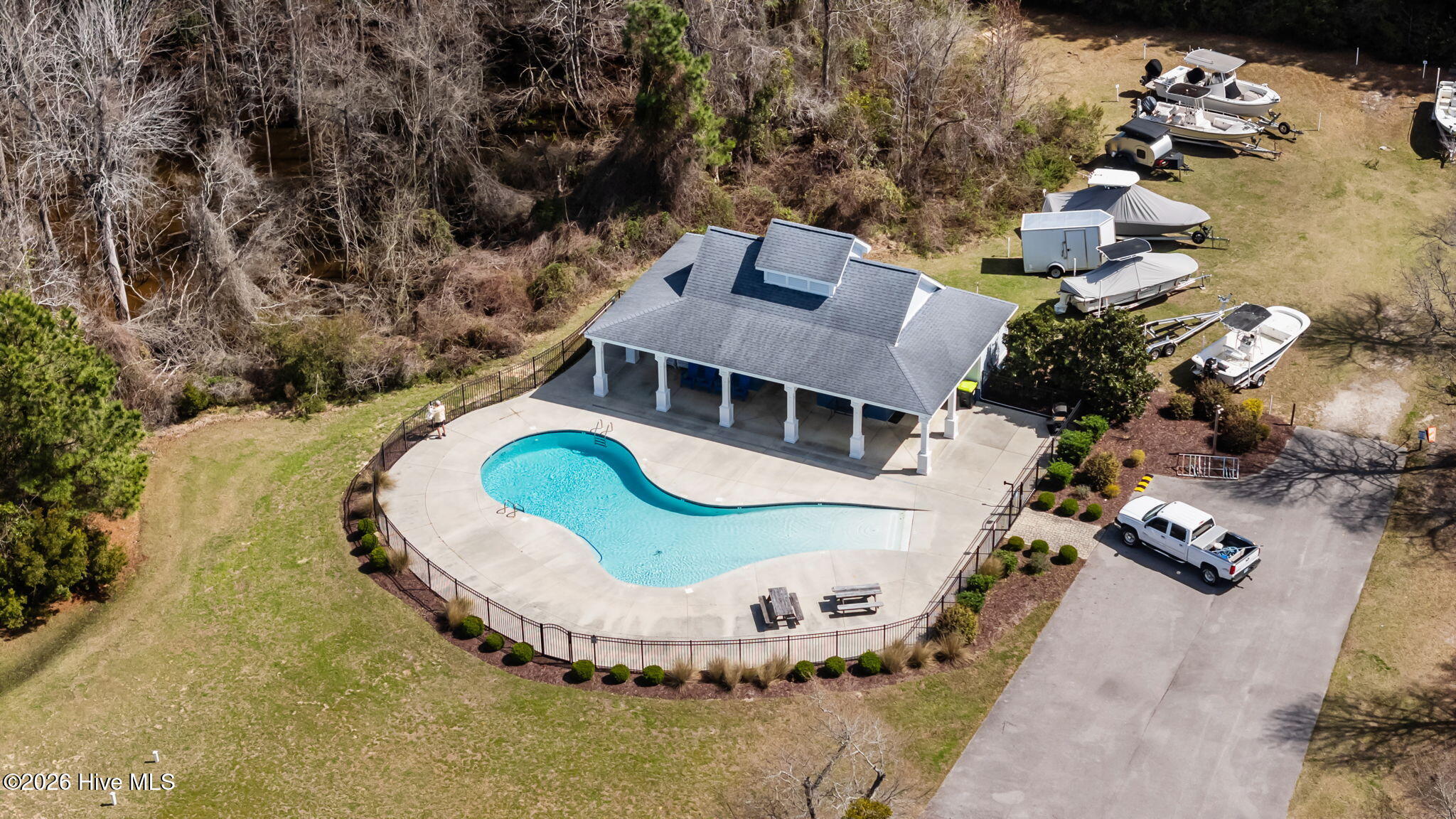 100560213 | Photo 55