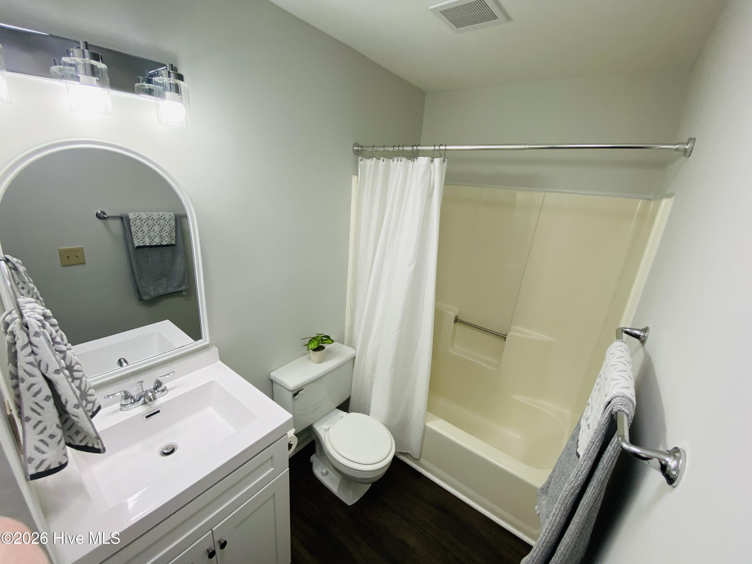 100550476 | Photo 17