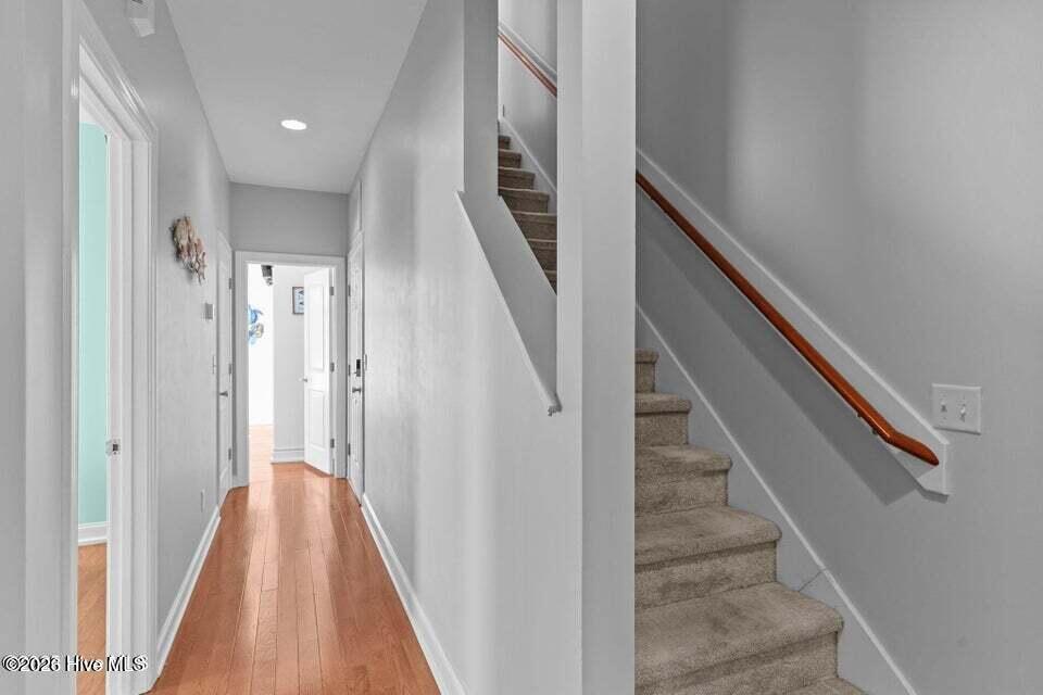 100570468 | Photo 41