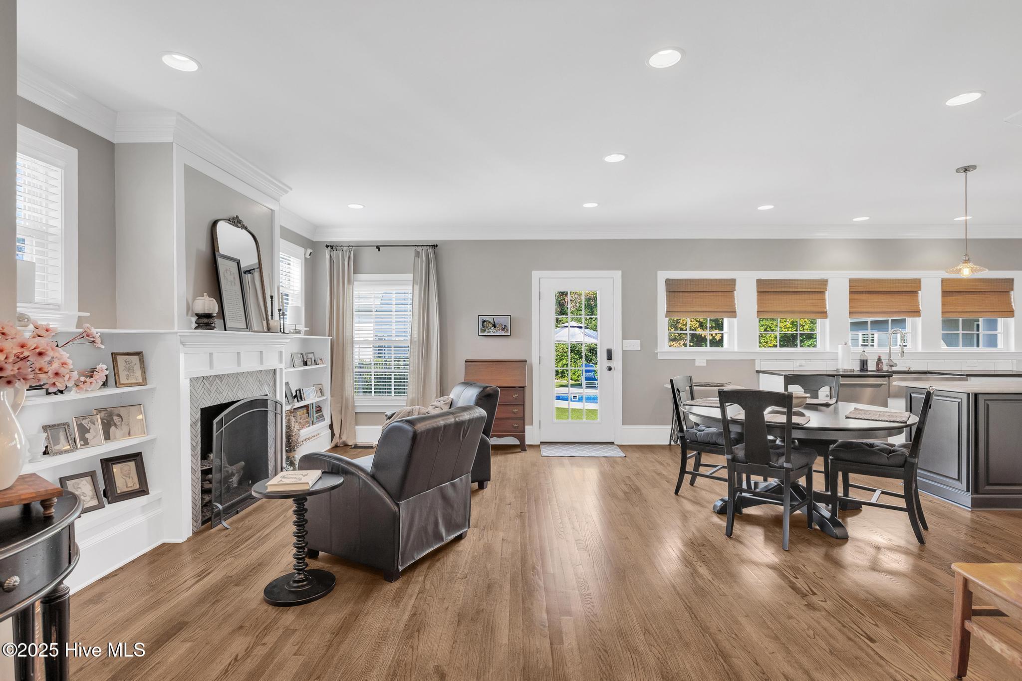 100527249 | Photo 14