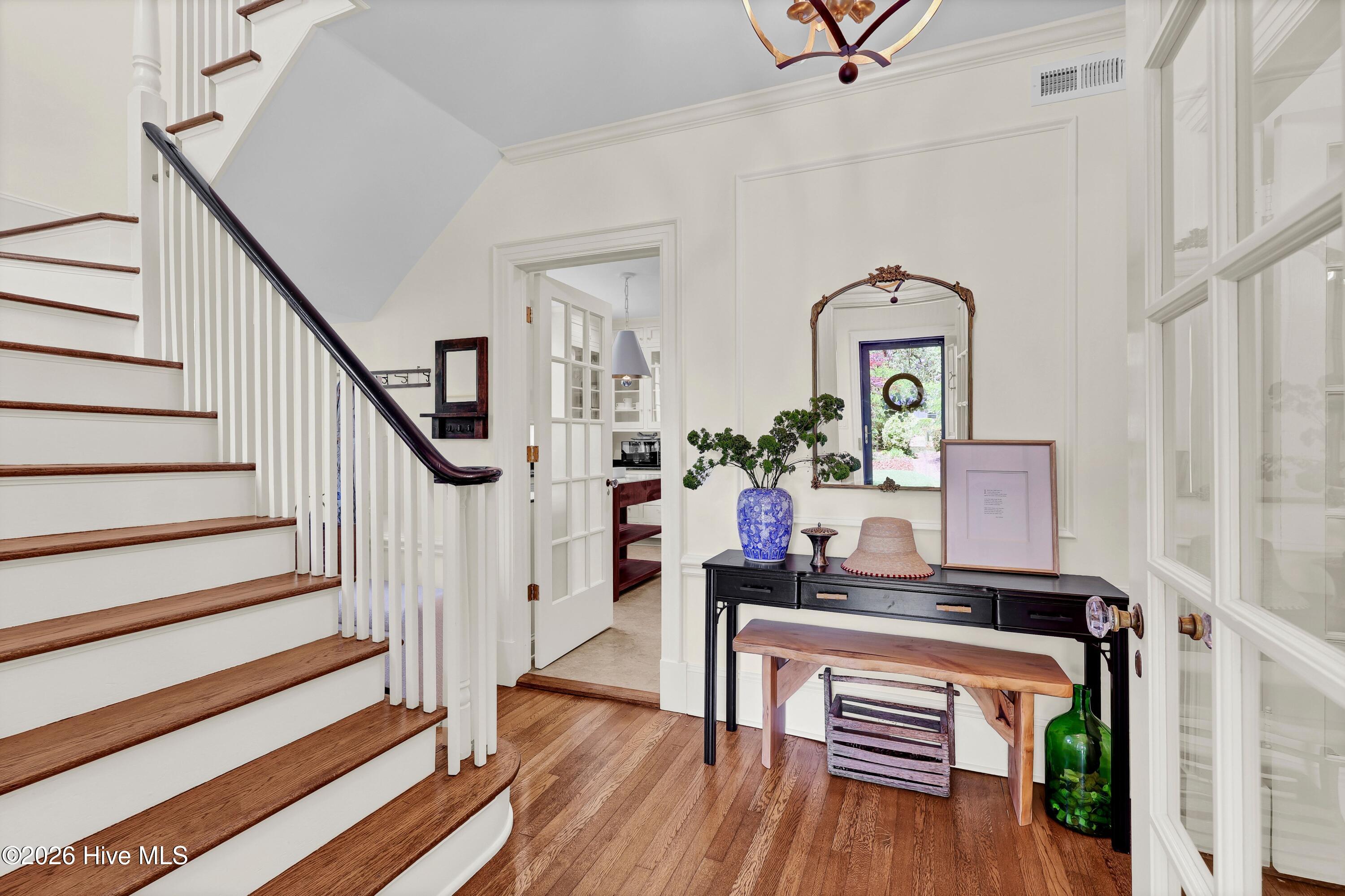 100570649 | Photo 13