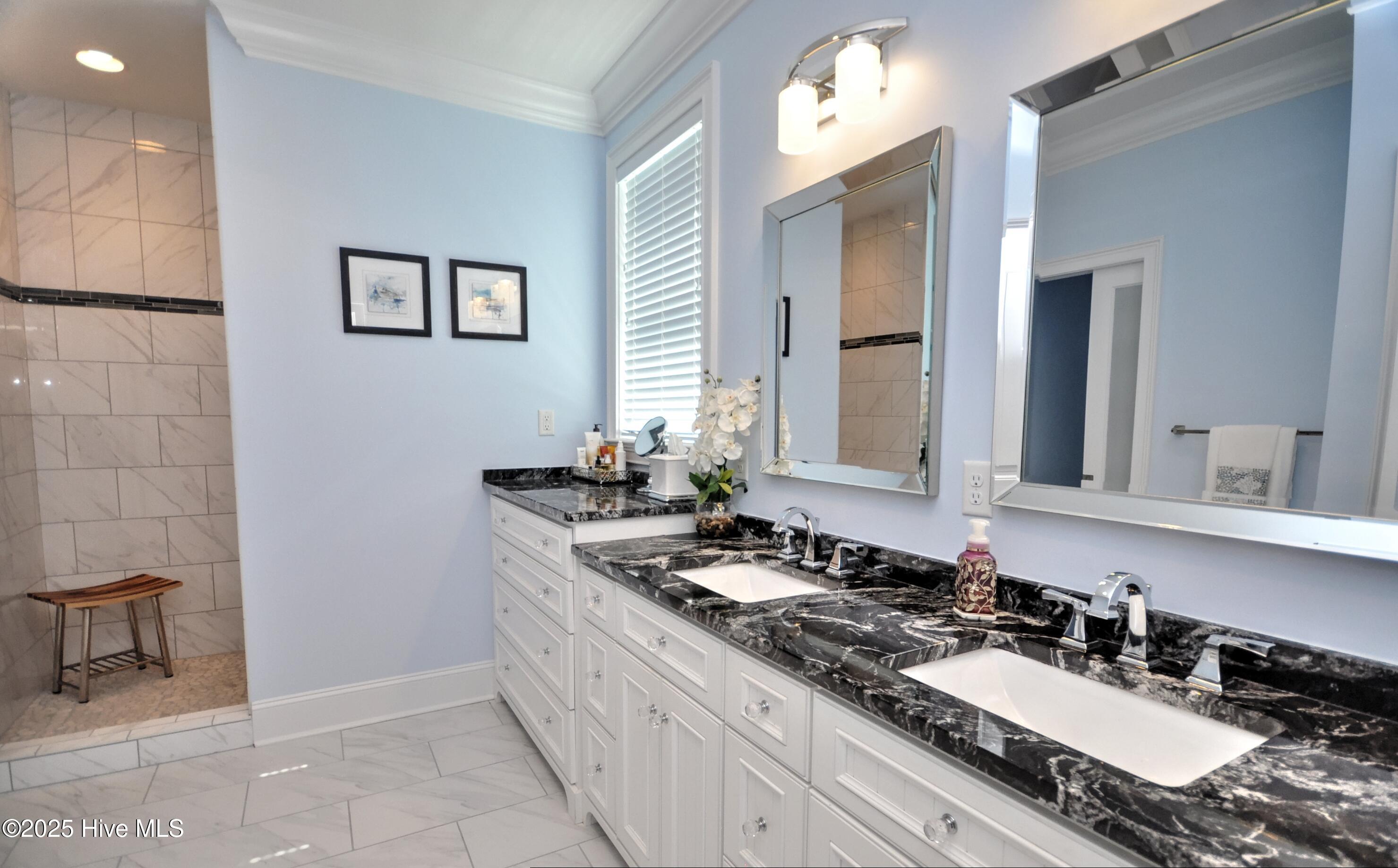 100533074 | Photo 41