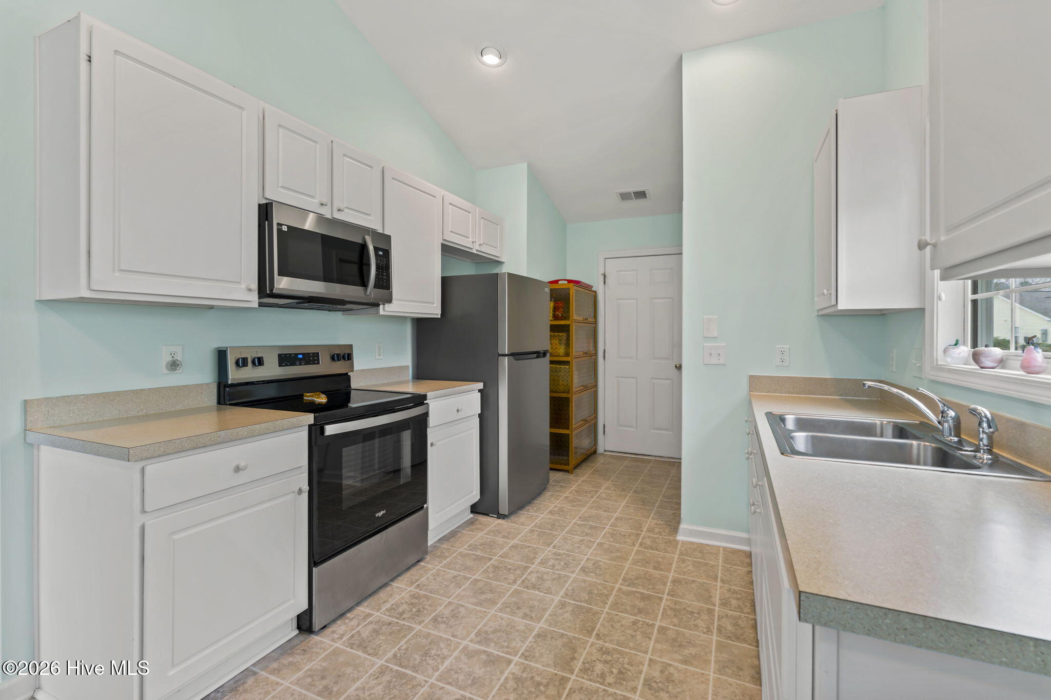 100559211 | Photo 13