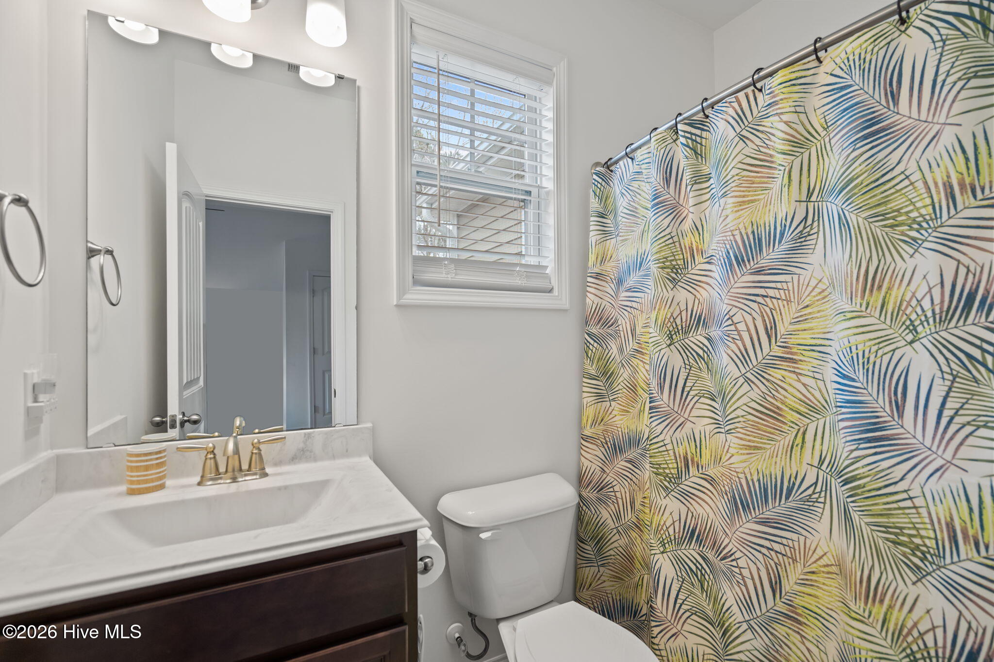 100558672 | Photo 43