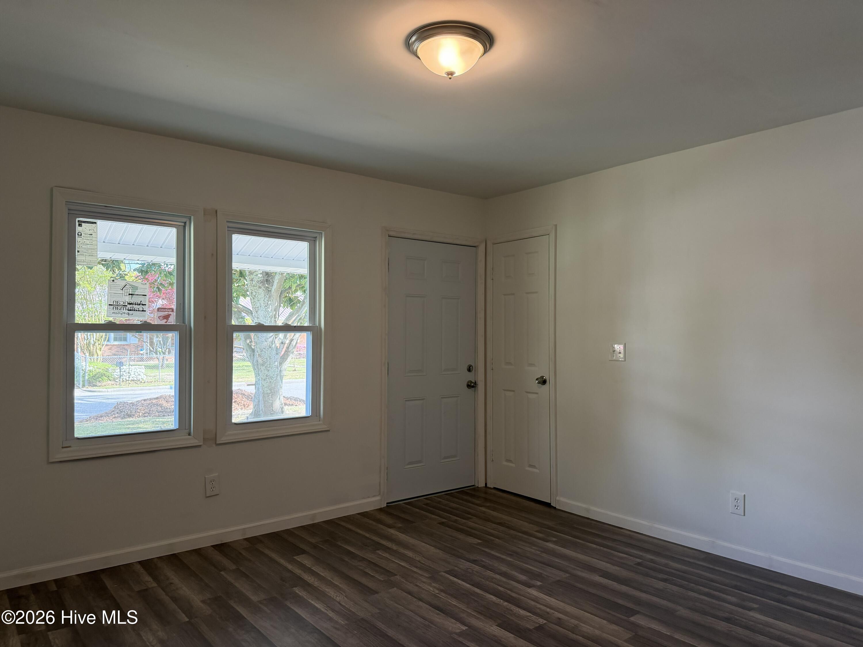 100565098 | Photo 11