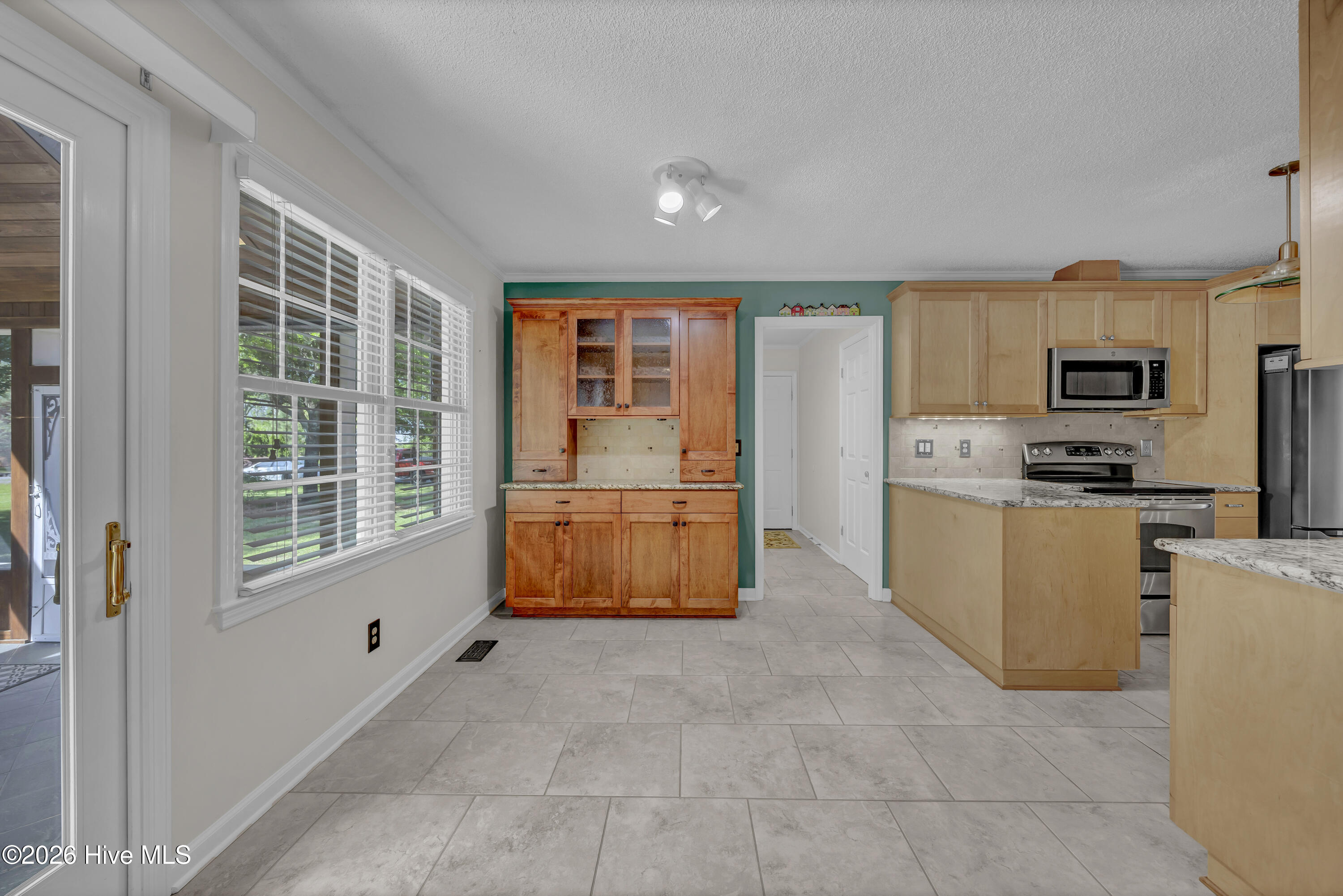 100567134 | Photo 27