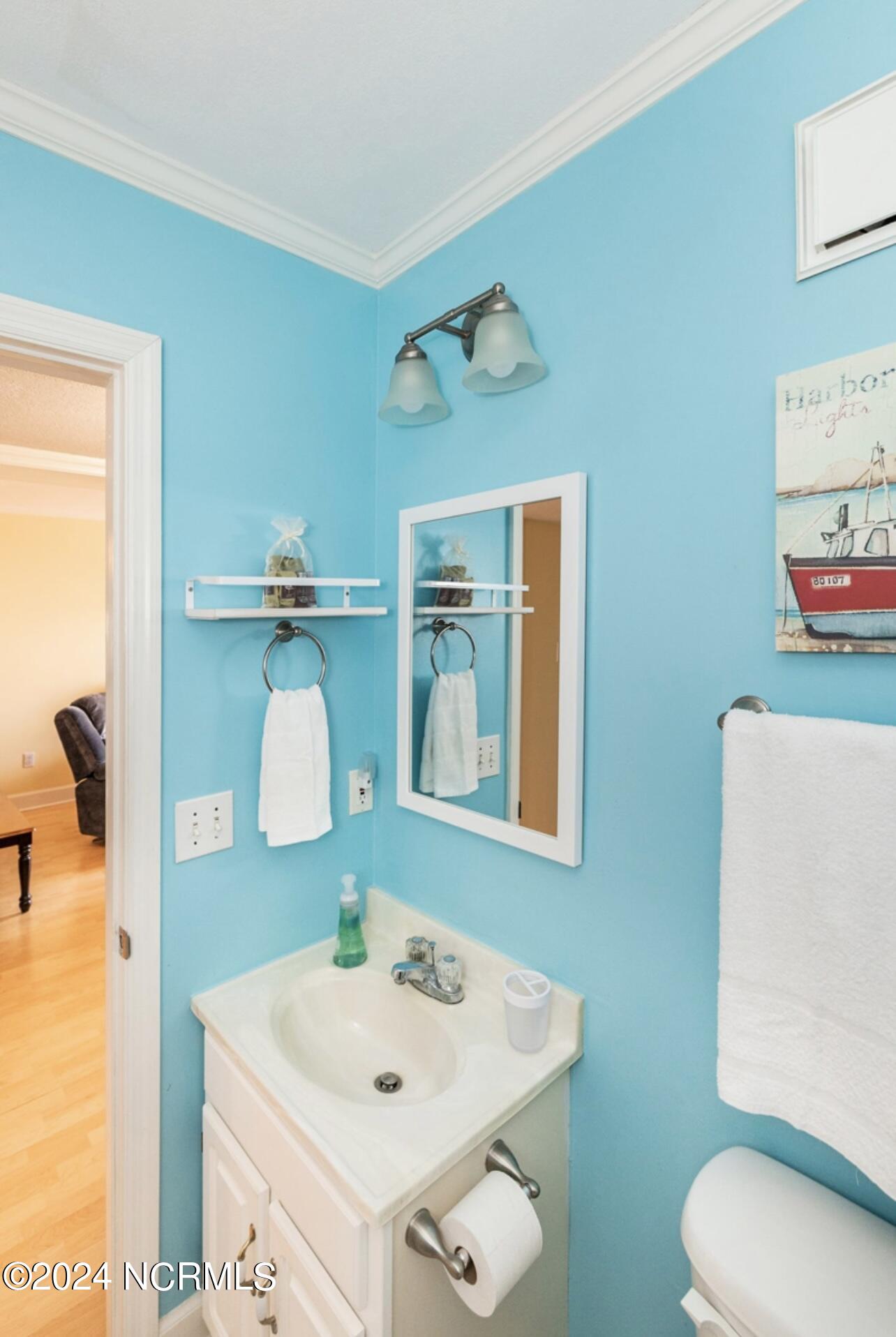 100454815 | Photo 25