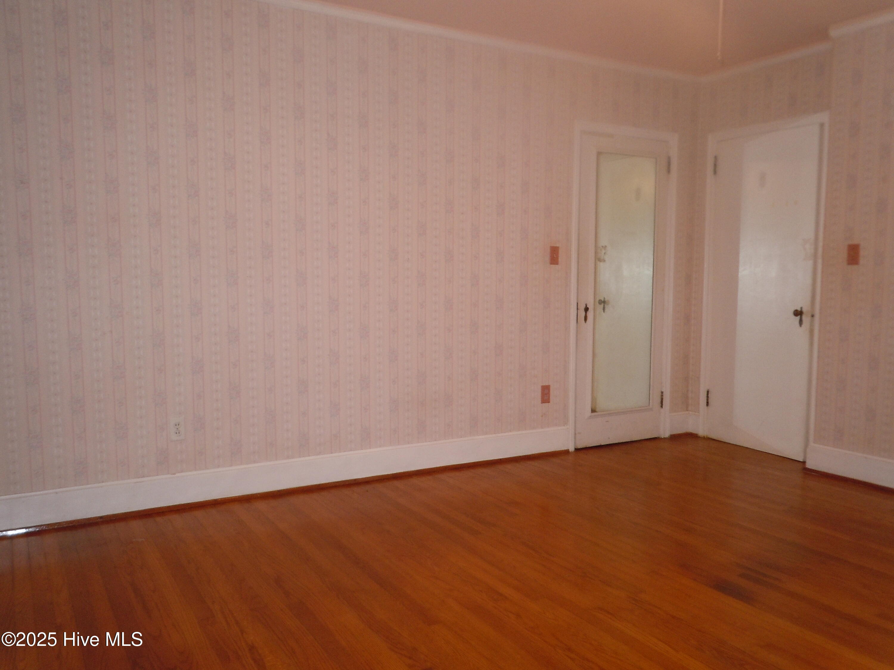 100536293 | Photo 28