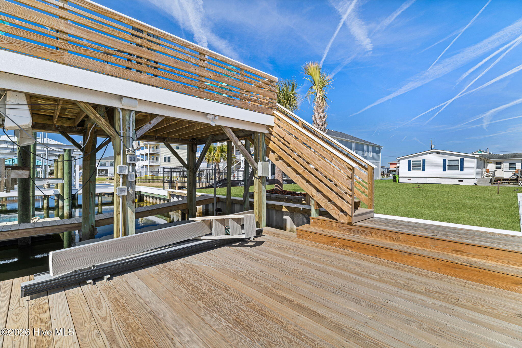 100561406 | Photo 60