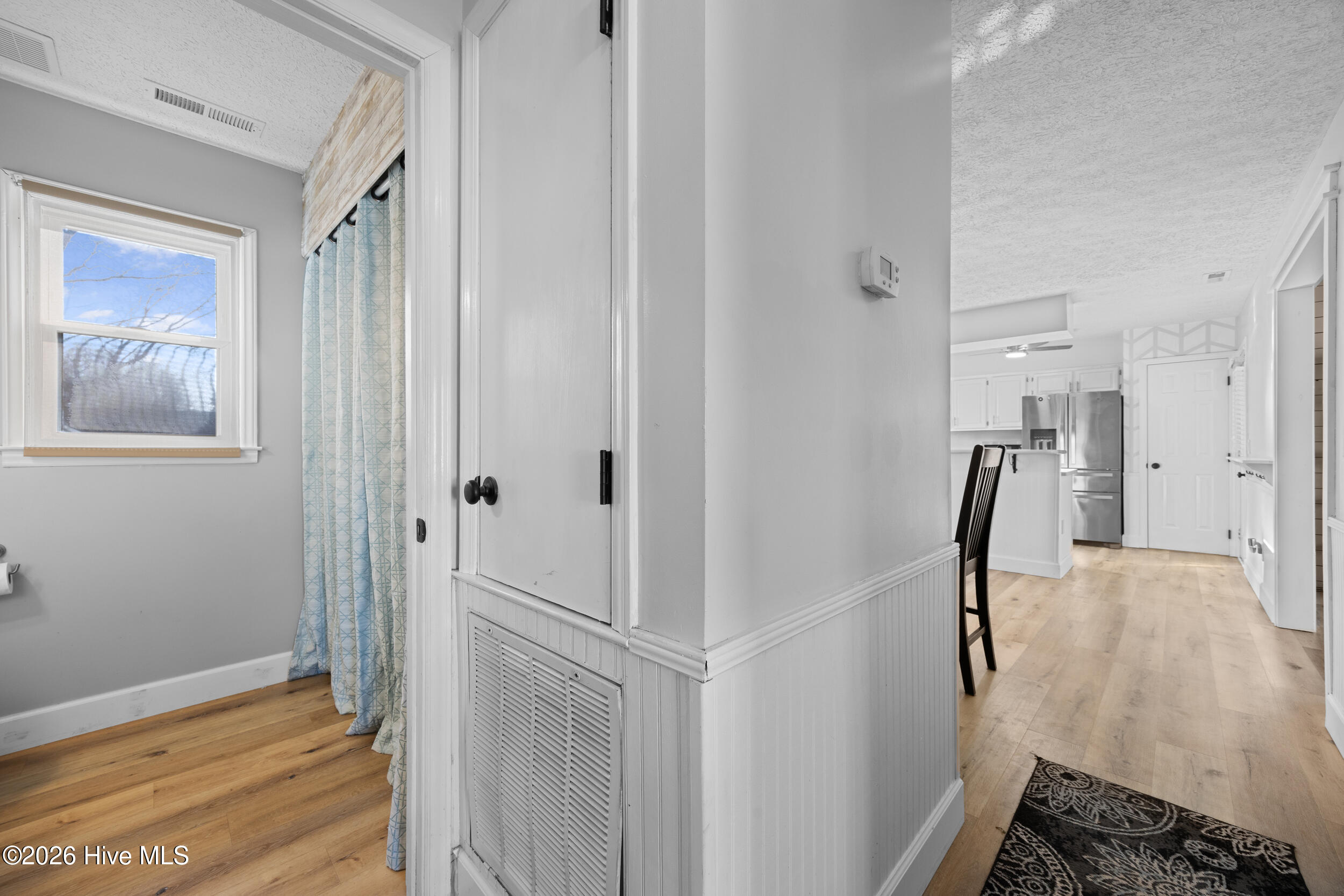 100547989 | Photo 30