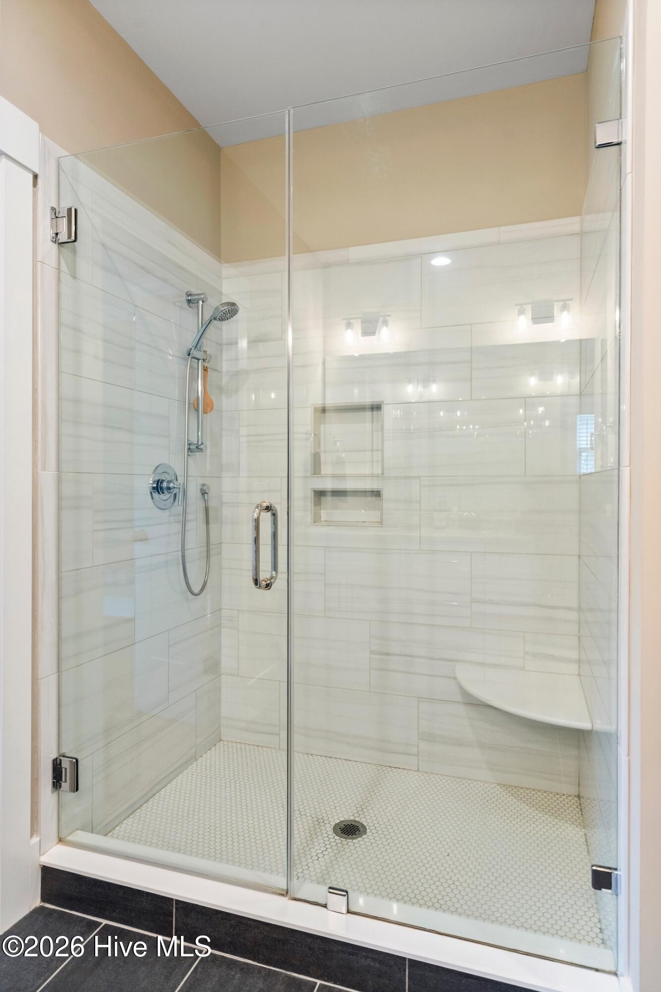 100559933 | Photo 15