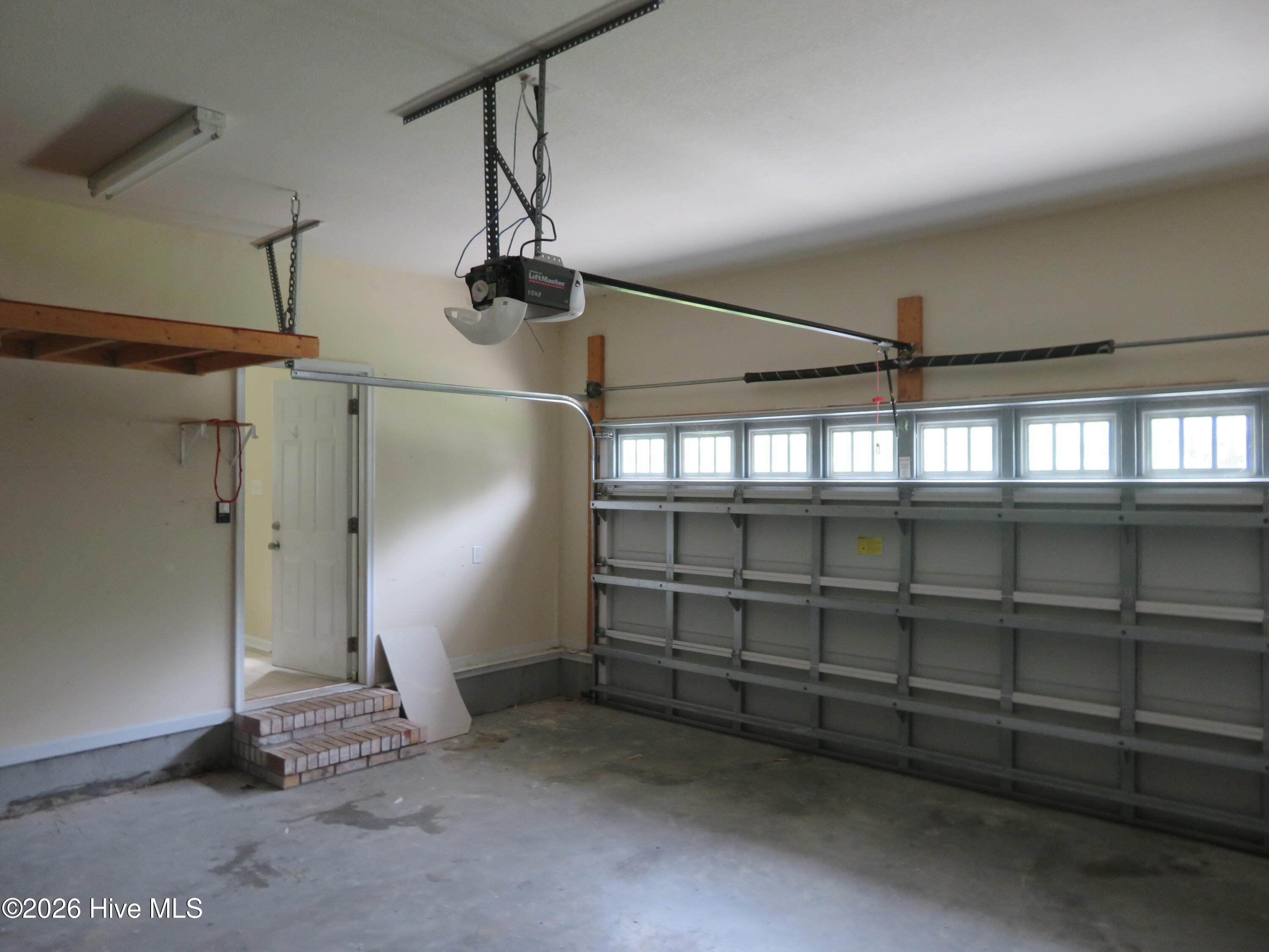 100554351 | Photo 15