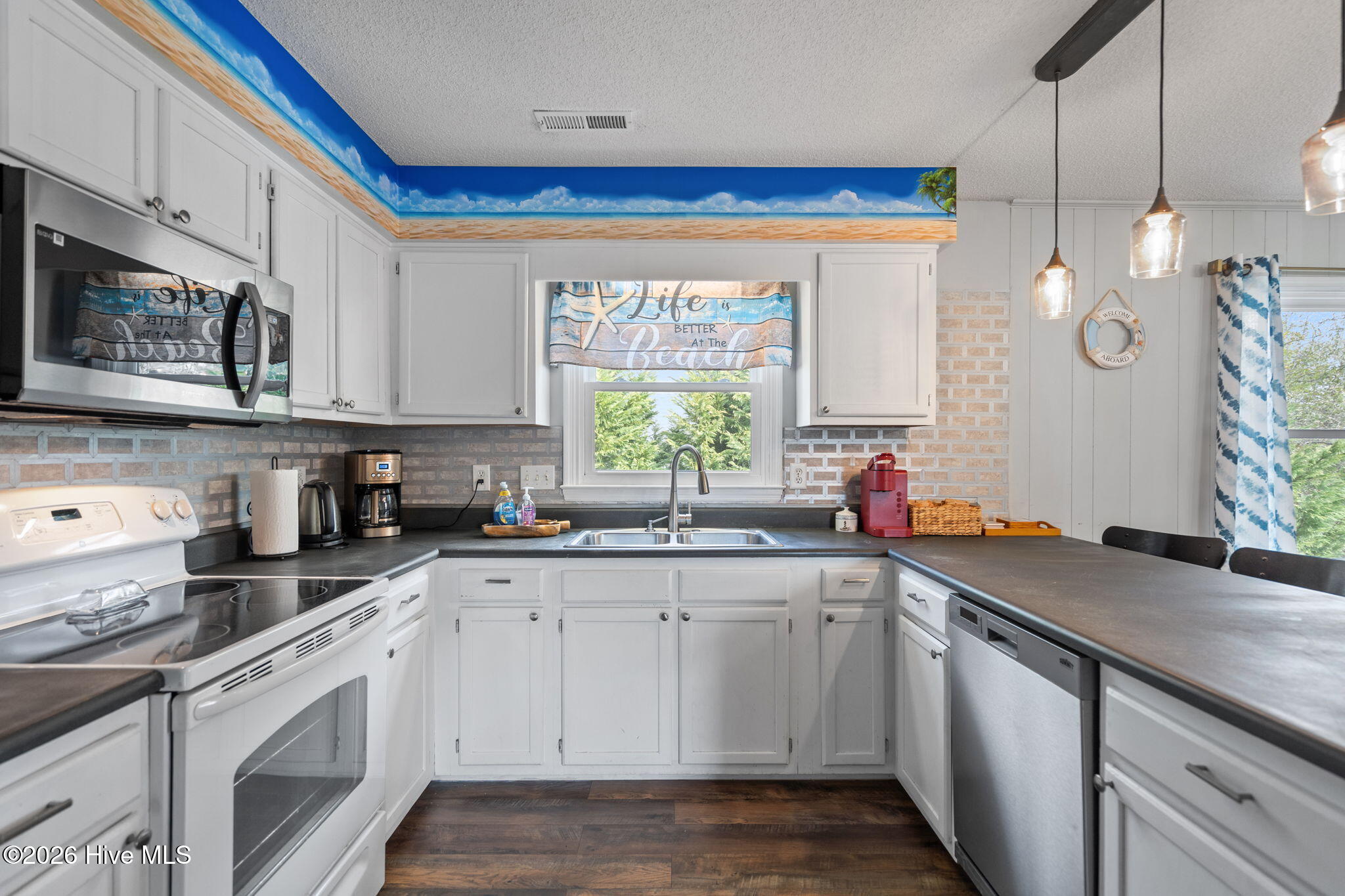 100558110 | Photo 20