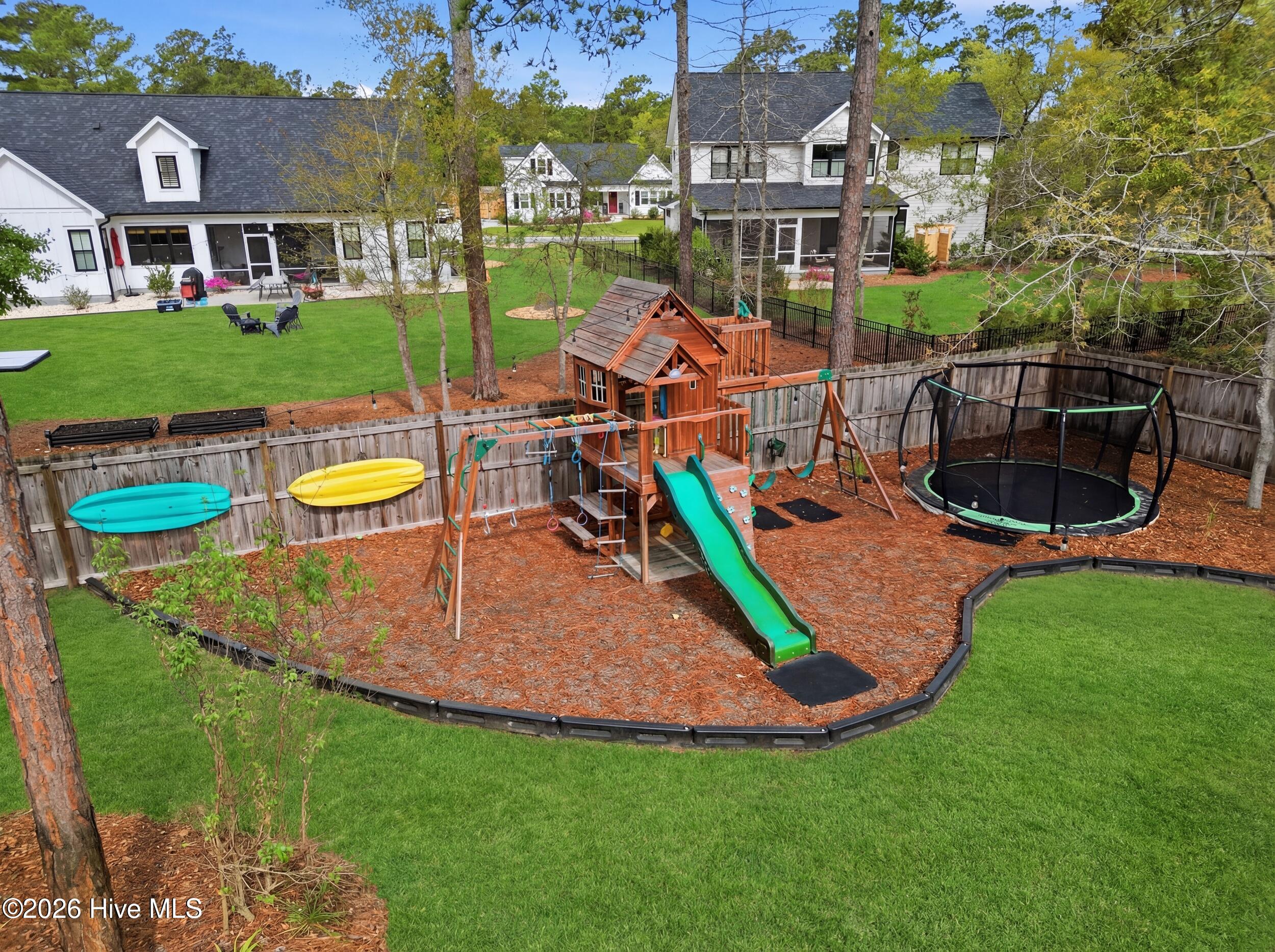 100565388 | Photo 66