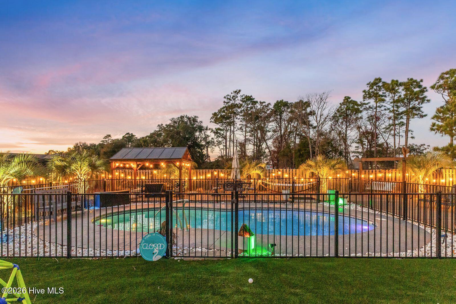 100548177 | Photo 26