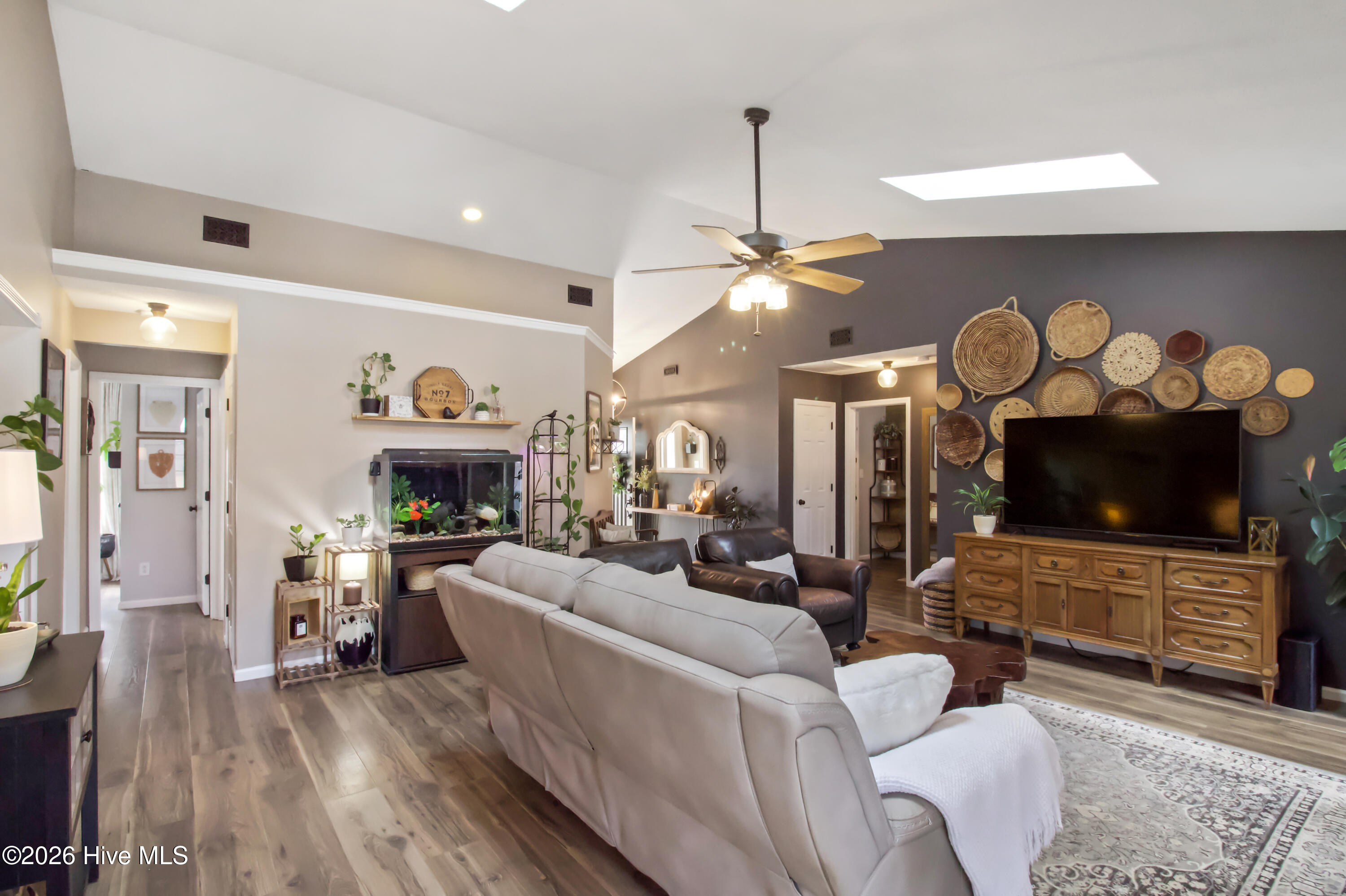 100559639 | Photo 16