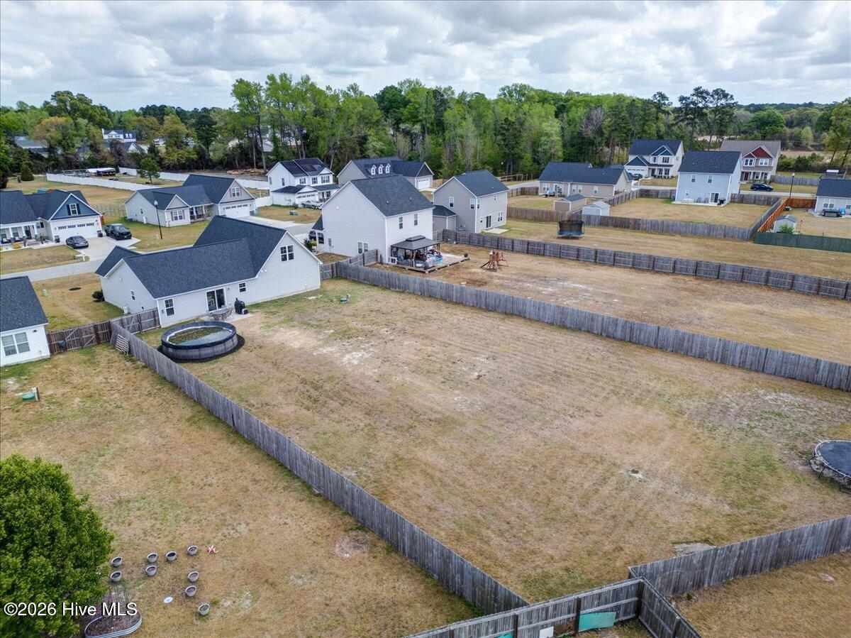 100569767 | Photo 41