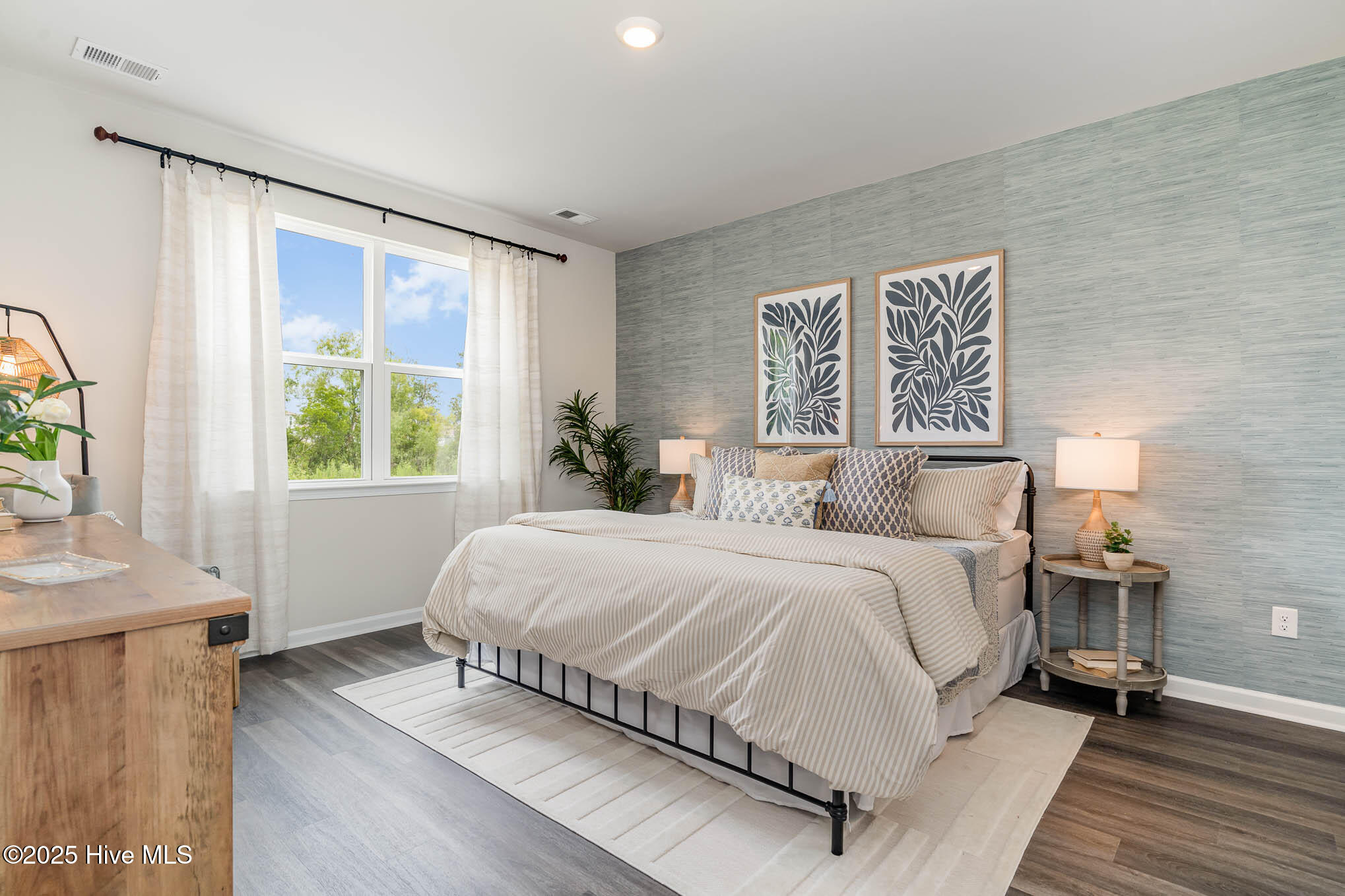 100531105 | Photo 12