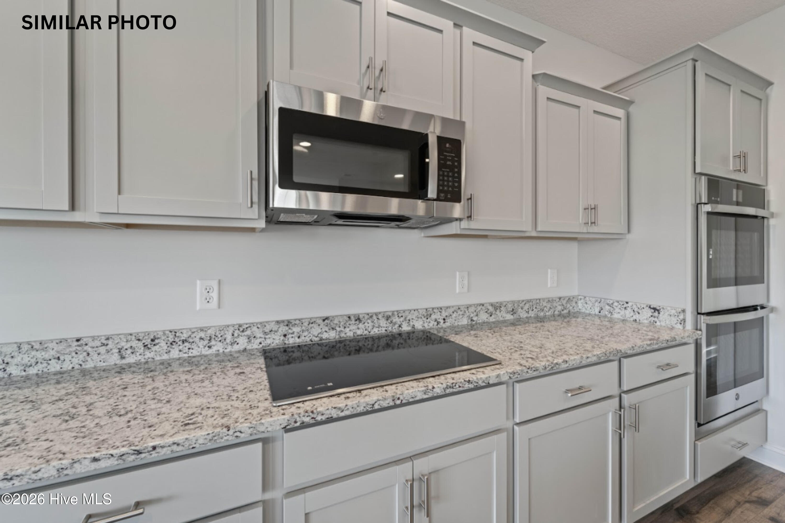 100556384 | Photo 16