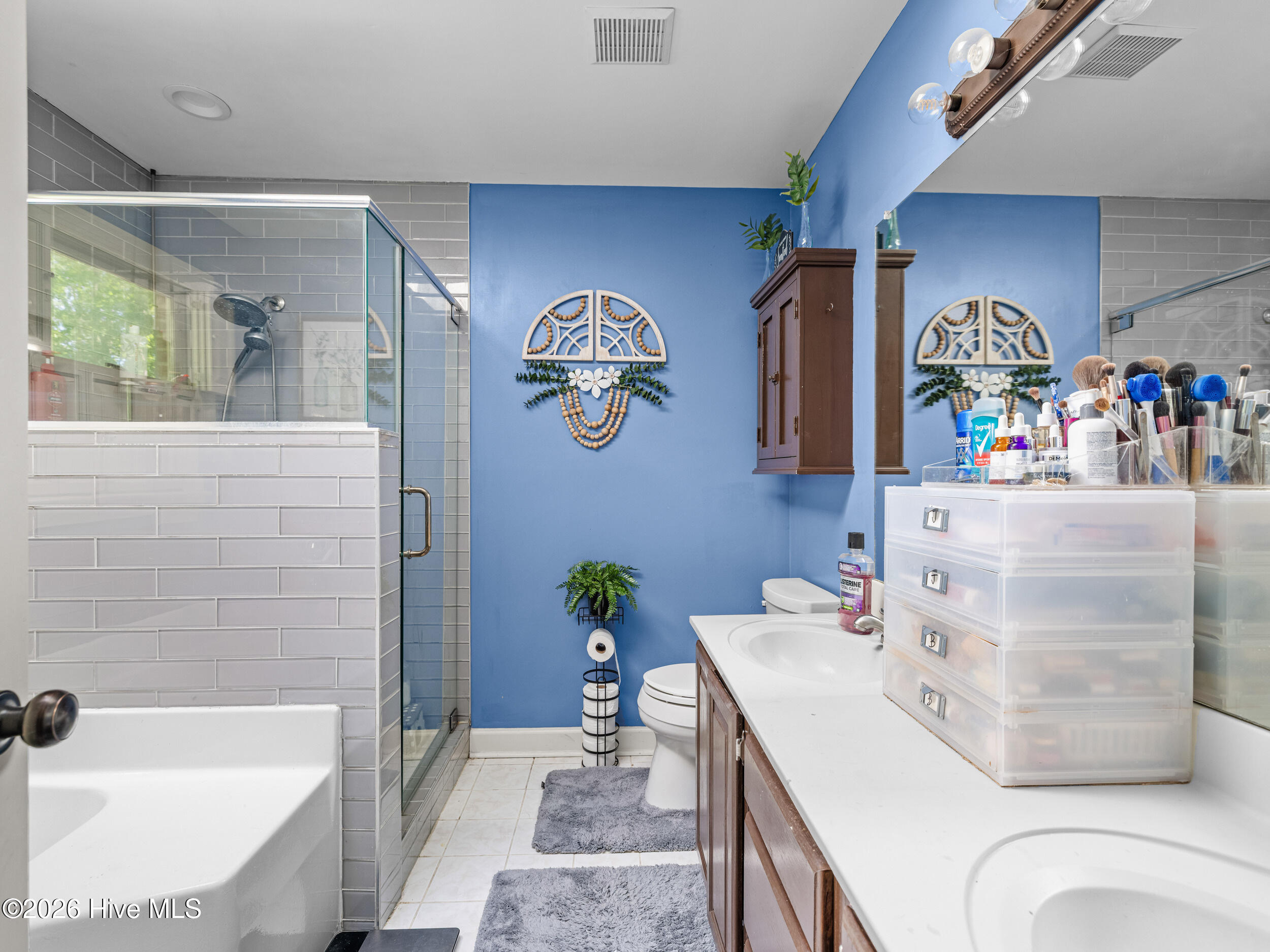 100570486 | Photo 44