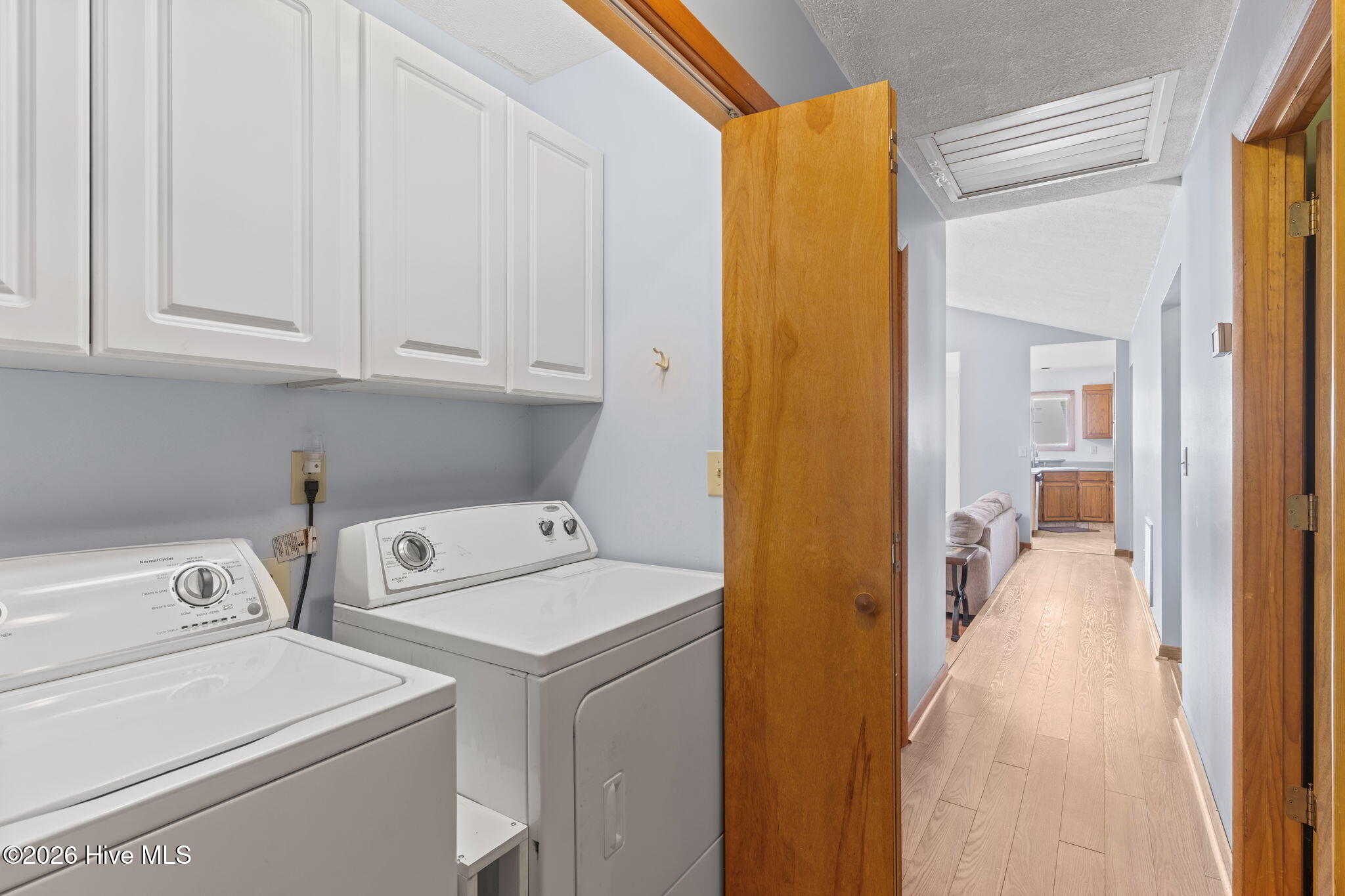 100568995 | Photo 22