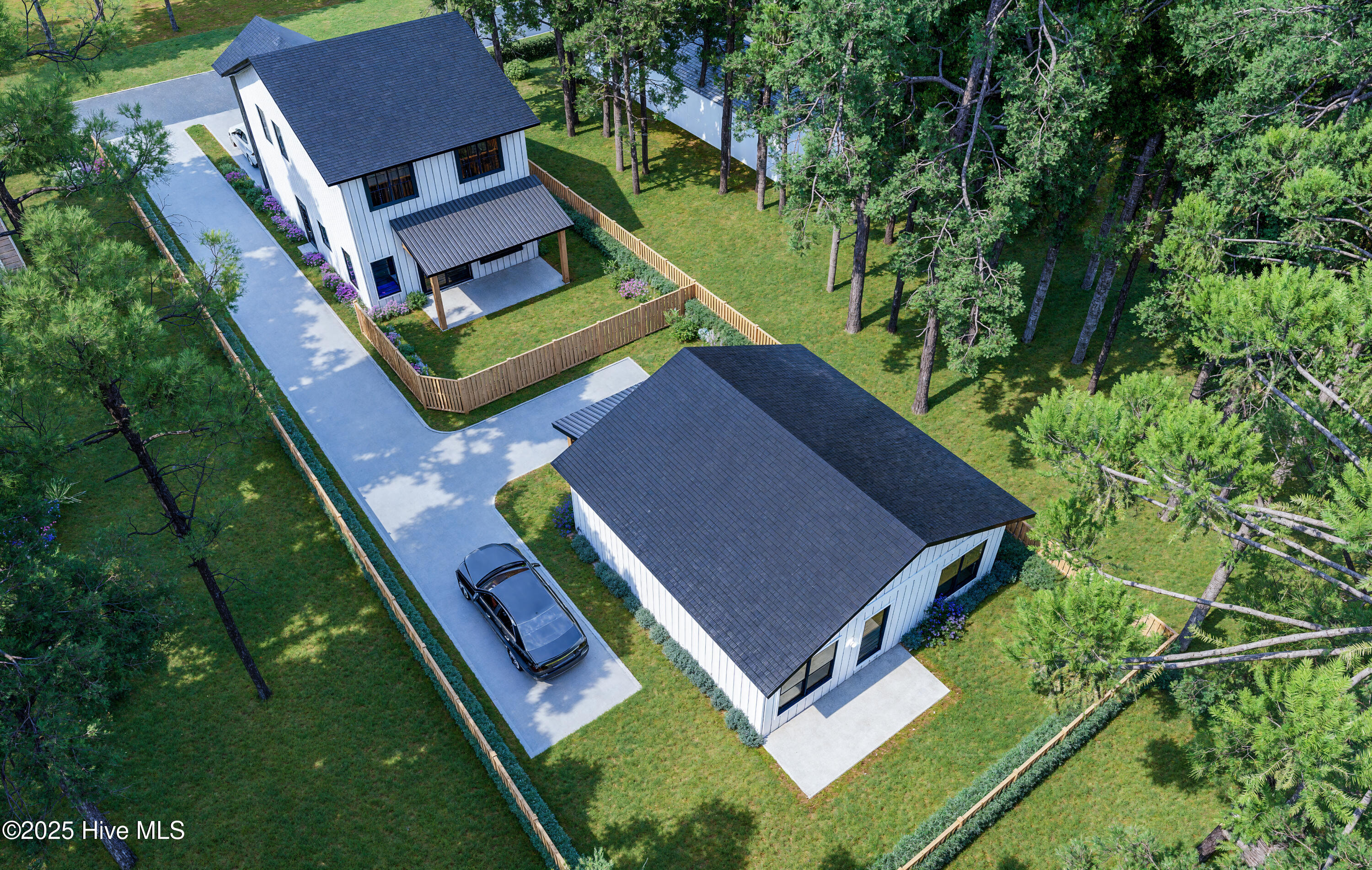 100543932 | Photo 14