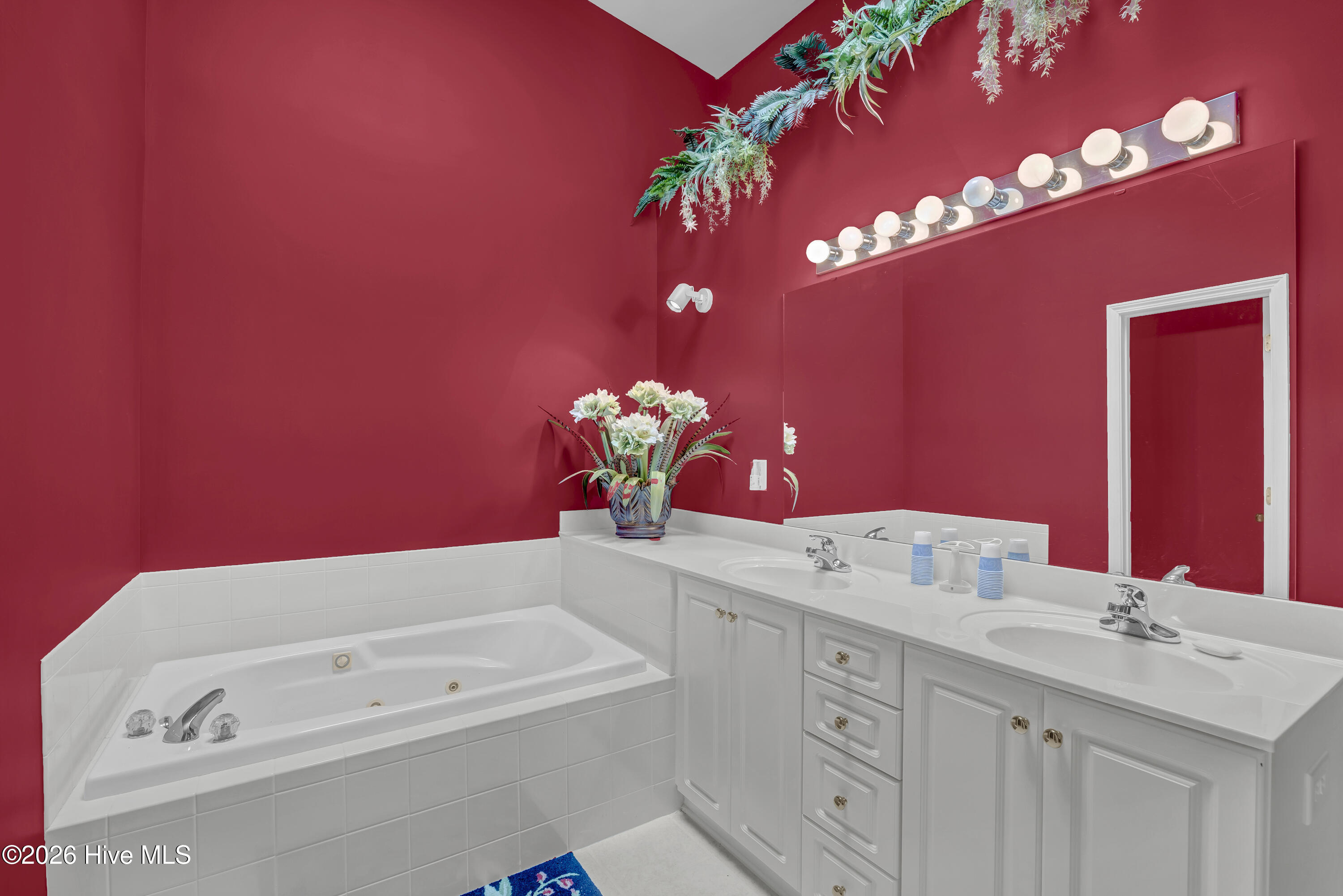 100550758 | Photo 15