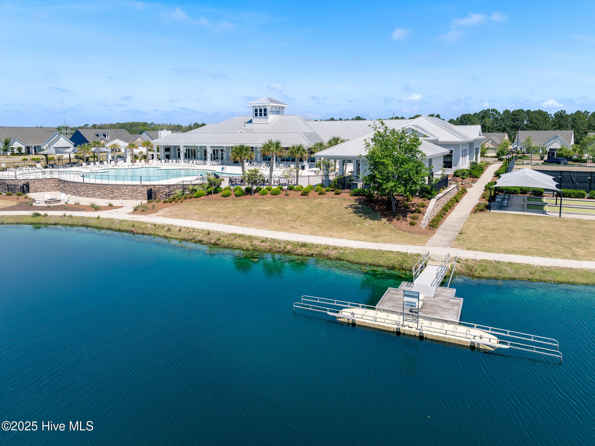 100522757 | Photo 64