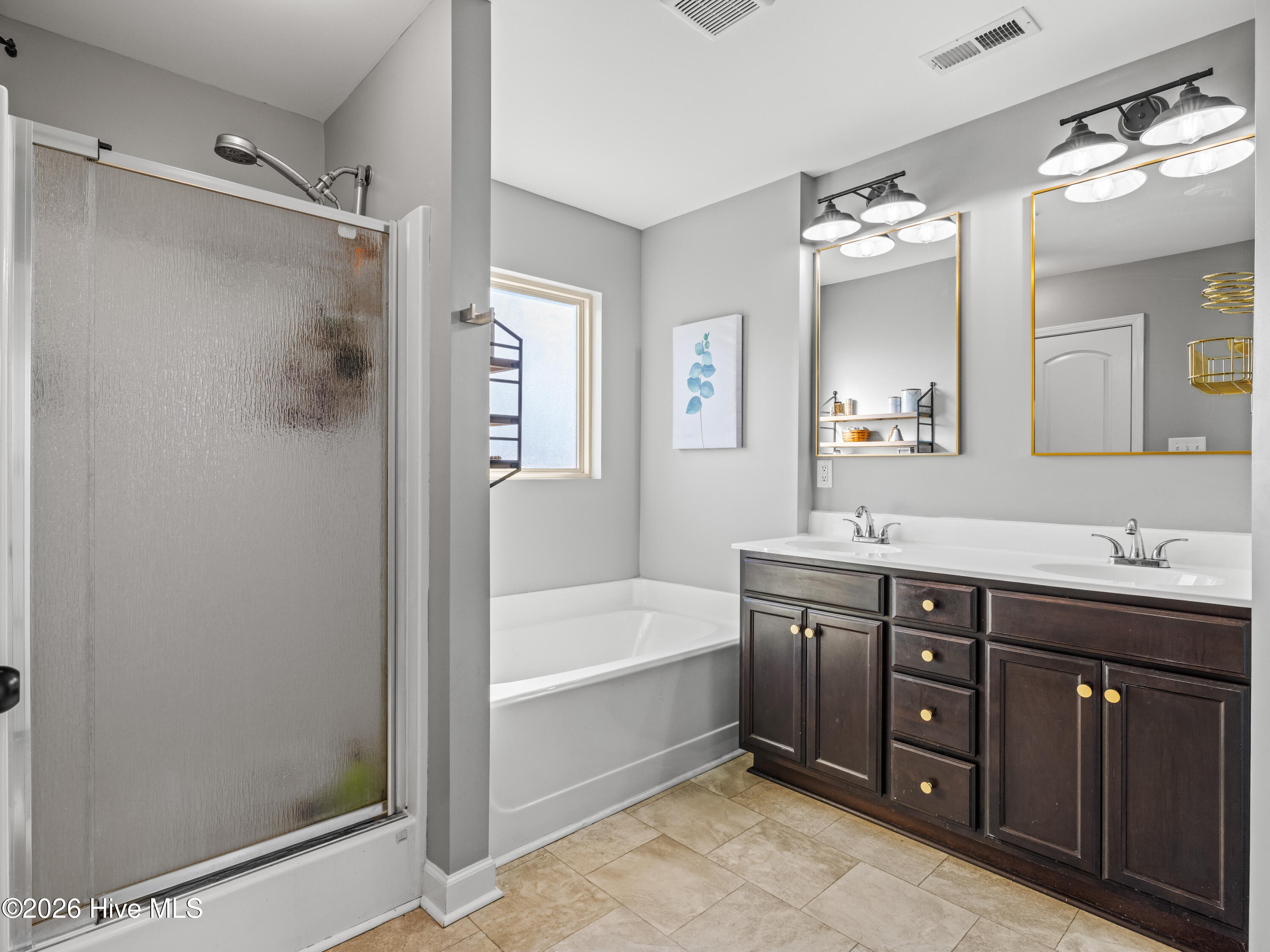 100549966 | Photo 38