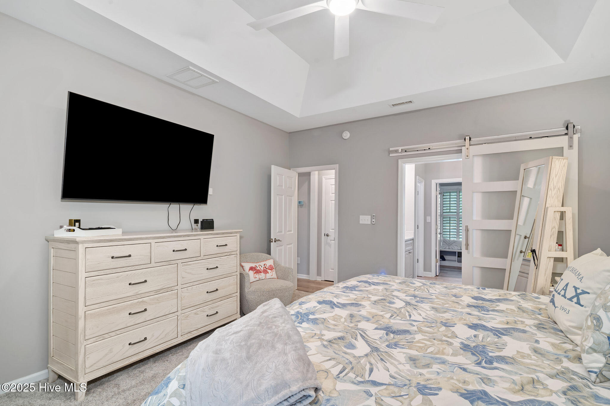 100510783 | Photo 32