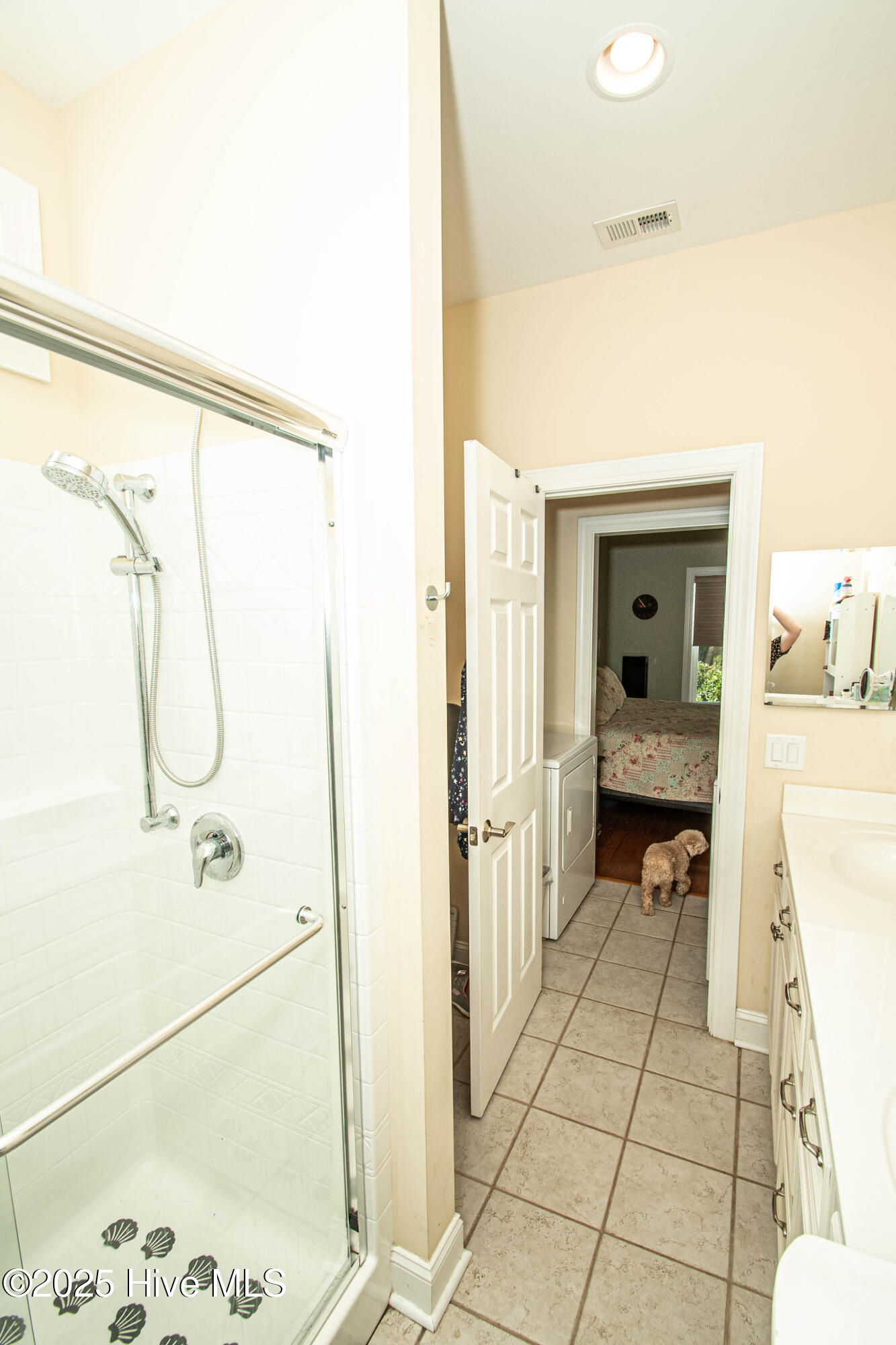 100544337 | Photo 34