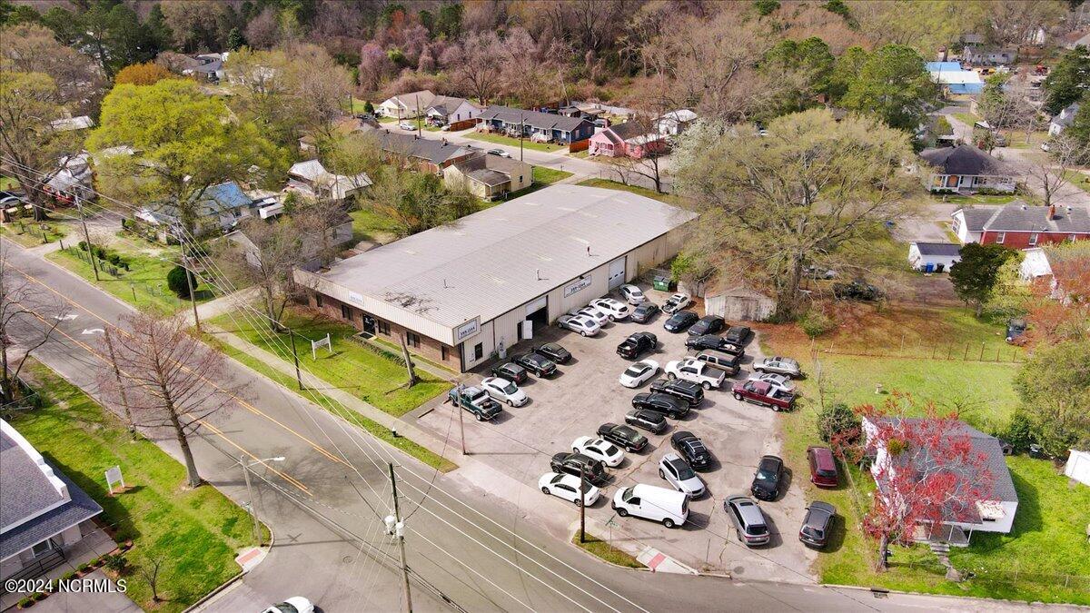 09-1300 Goldsboro St-10