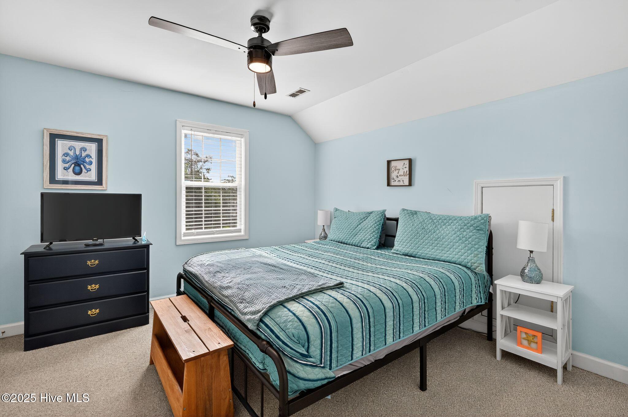 100527210 | Photo 15