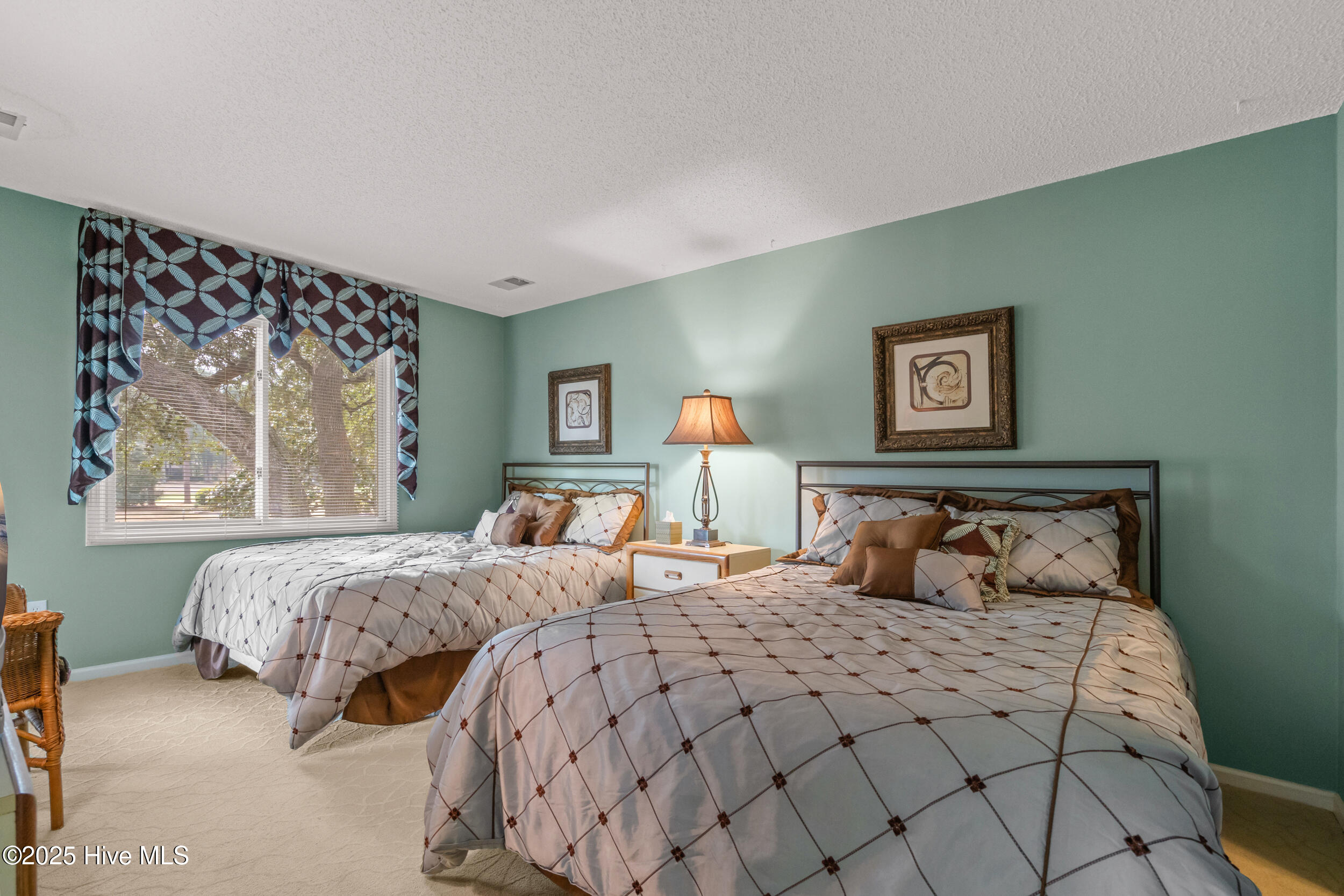 100546670 | Photo 16