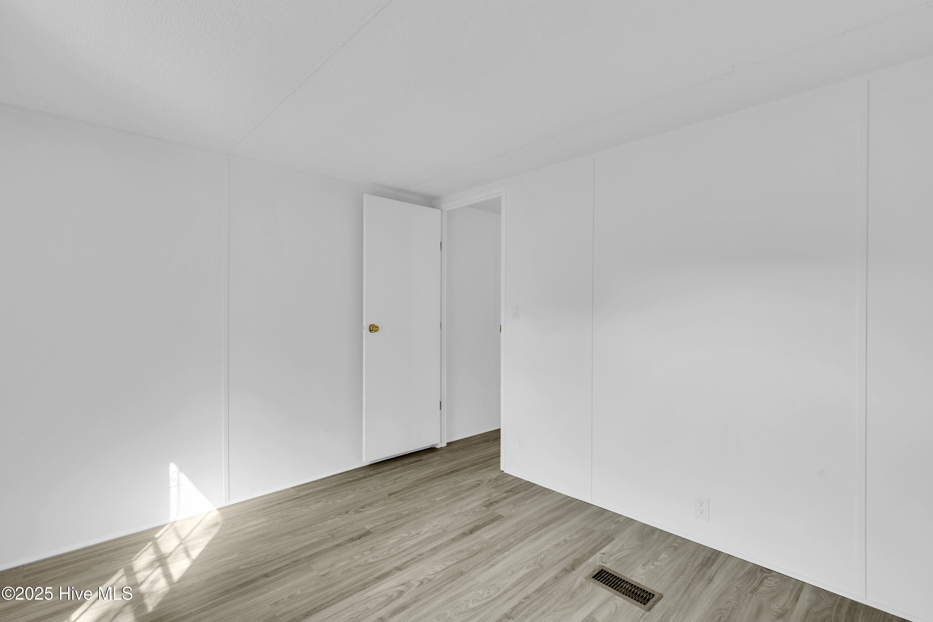 100539663 | Photo 29